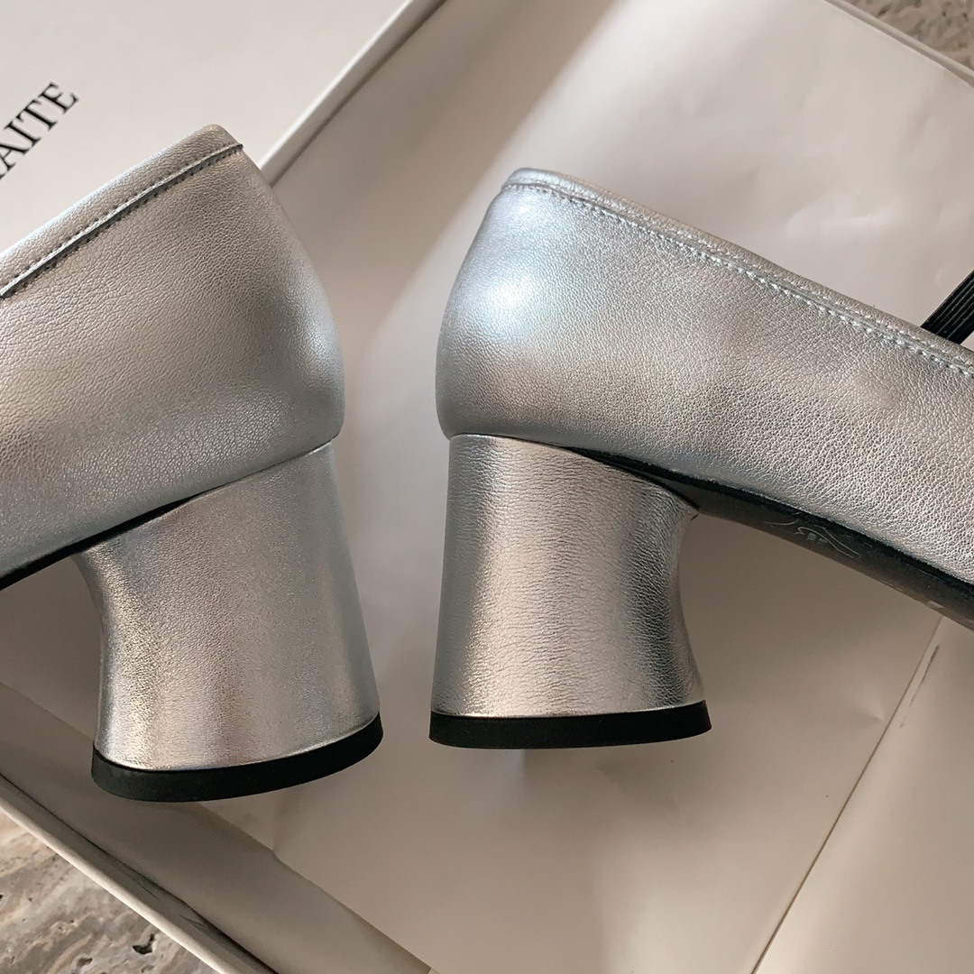 “Khaite Mary Queen’s Shoes: New, Simple, High-Quality Cow Skin, Italian Import, Code 35-39#, $750” - 图片 6