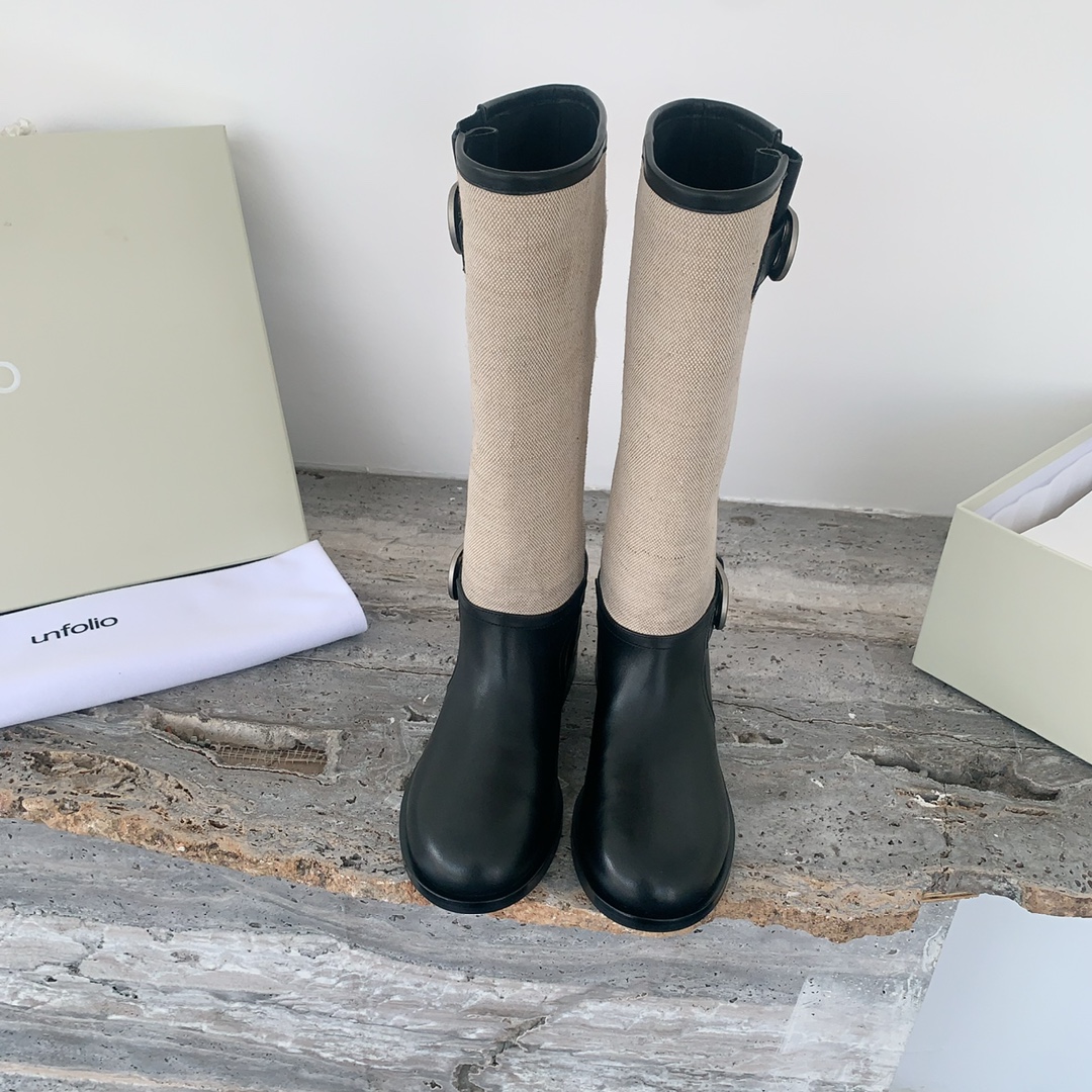 NO:437246,Unfolio new autumn and winter style pile boots are called the best looking pile boots this year. They are not too retro and versatile, lazy and simple, cowhide fabric, sheepskin lining, imported from Italy, injection molded sole, 35-39# (40# customized, no return or exchange), boots, boots, cowhide, sheepskin19860909unfolio 秋冬新款堆堆靴称之为今年最好看的堆堆靴毫不过分复古百搭,慵懒简约对版牛皮面料,羊皮内里,意大利进口注塑大底,码数35-39#（40#订做不退换）,靴子,boots,cowhide,sheepskin,Women's Shoes