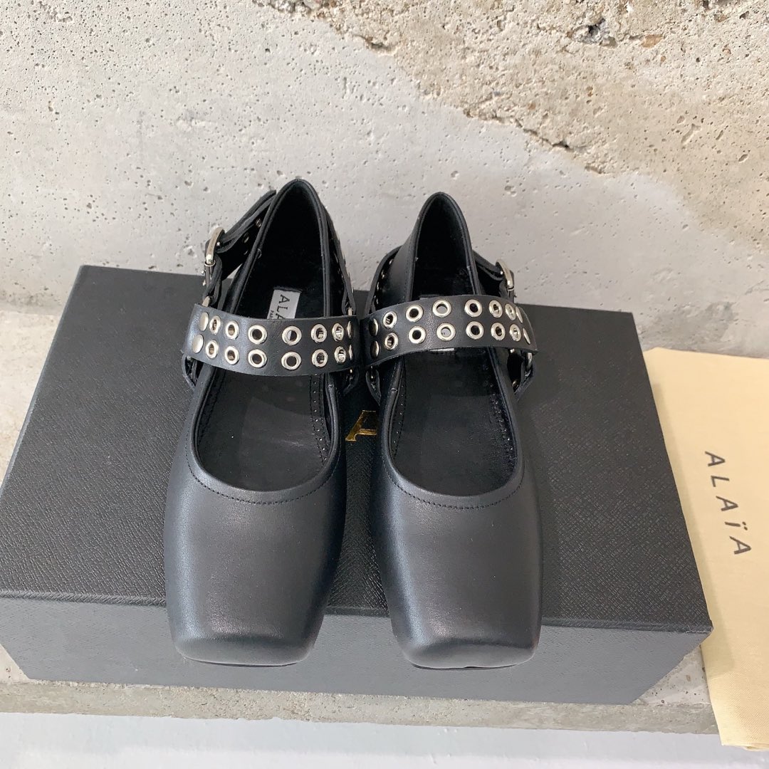 NO:232778,Alaia 2025 early spring new sweet and cool ballet shoes sweet and cool ballet style, a popular ballet shoes, romantic, charming, comfortable and versatile original custom cowhide fabric, sheepskin inner lining, private mold rubber non-slip sole, size 35-39# (40# customized without return or exchange), ballet shoes, alaia, cowhide, sheepskin19860909Alaia2025早春新款甜酷芭蕾舞鞋甜酷芭蕾风,人气超高的一款芭蕾舞鞋,浪漫又迷人舒适百搭原版订制牛皮面料,羊皮内里,私模橡胶防滑大底,码数35-39#（40#订做不退换）,芭蕾舞鞋,alaia,cowhide,sheepskin,Women's Shoes