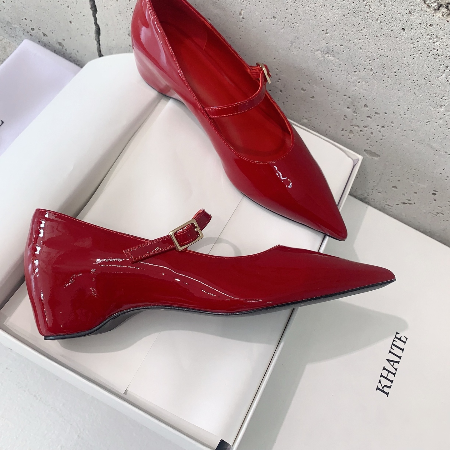 “Khaite Mary Quest: New Stylish and Comfy Paint-Skinned Boots, High-Quality Italian Imports” - 图片 5