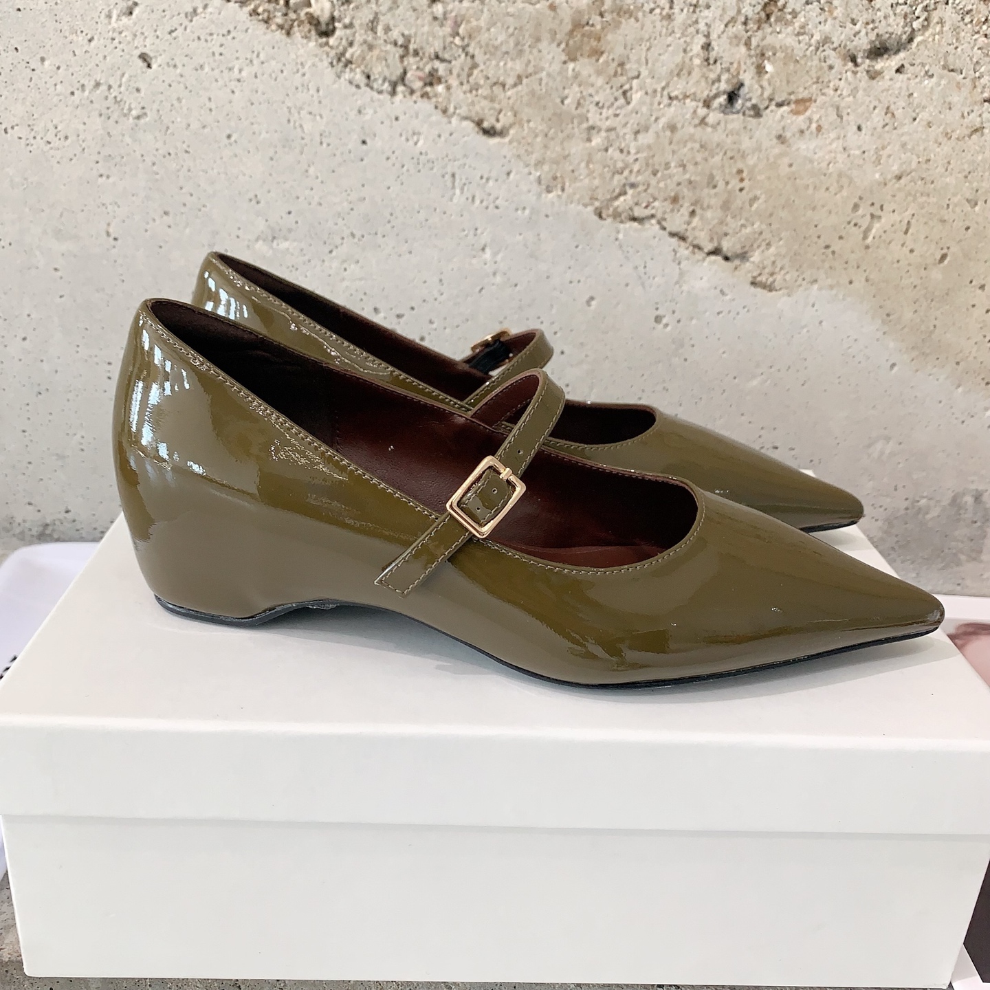 “Khaite Mary Quest: Stylish, Comfortable, High-Quality Paint-Skinned Boots in Various Sizes” - 图片 3