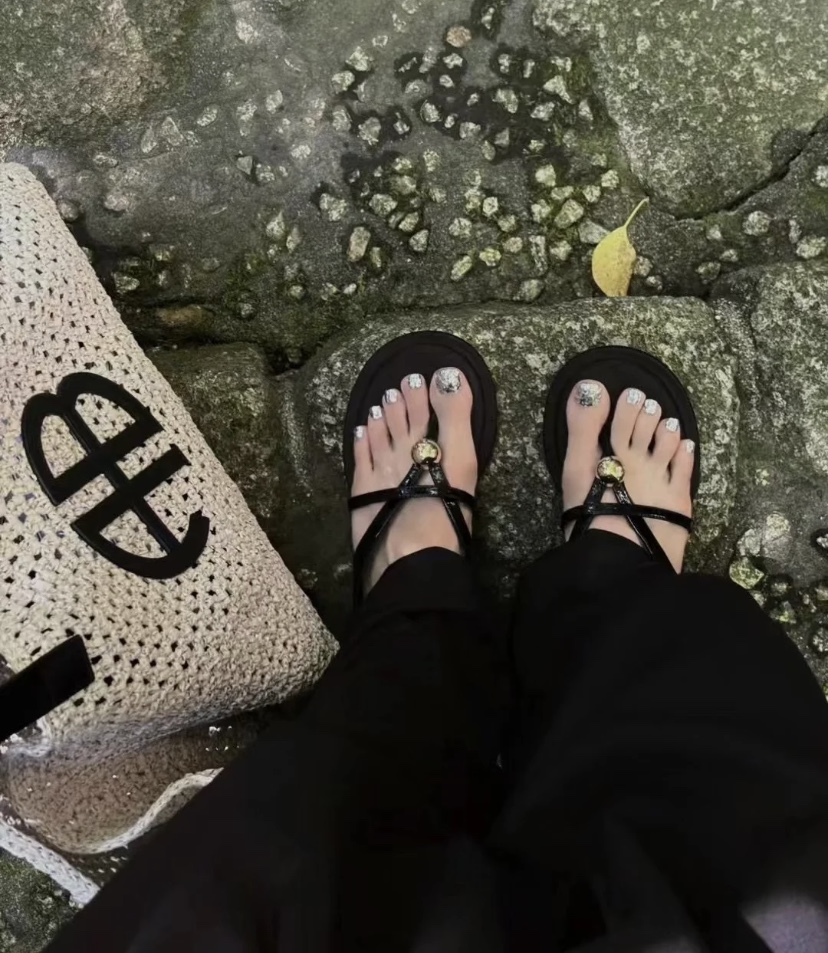 NO:232780,Wearing demonstration, split-toe shoes19860909穿搭示范,分趾鞋,Women's Shoes