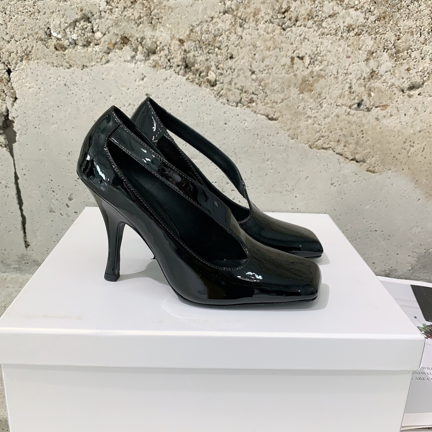 “Khaite Mary Jane Shoes: Simple, Comfy, High-Quality, Italian Design, Size 35-39” - 图片 3