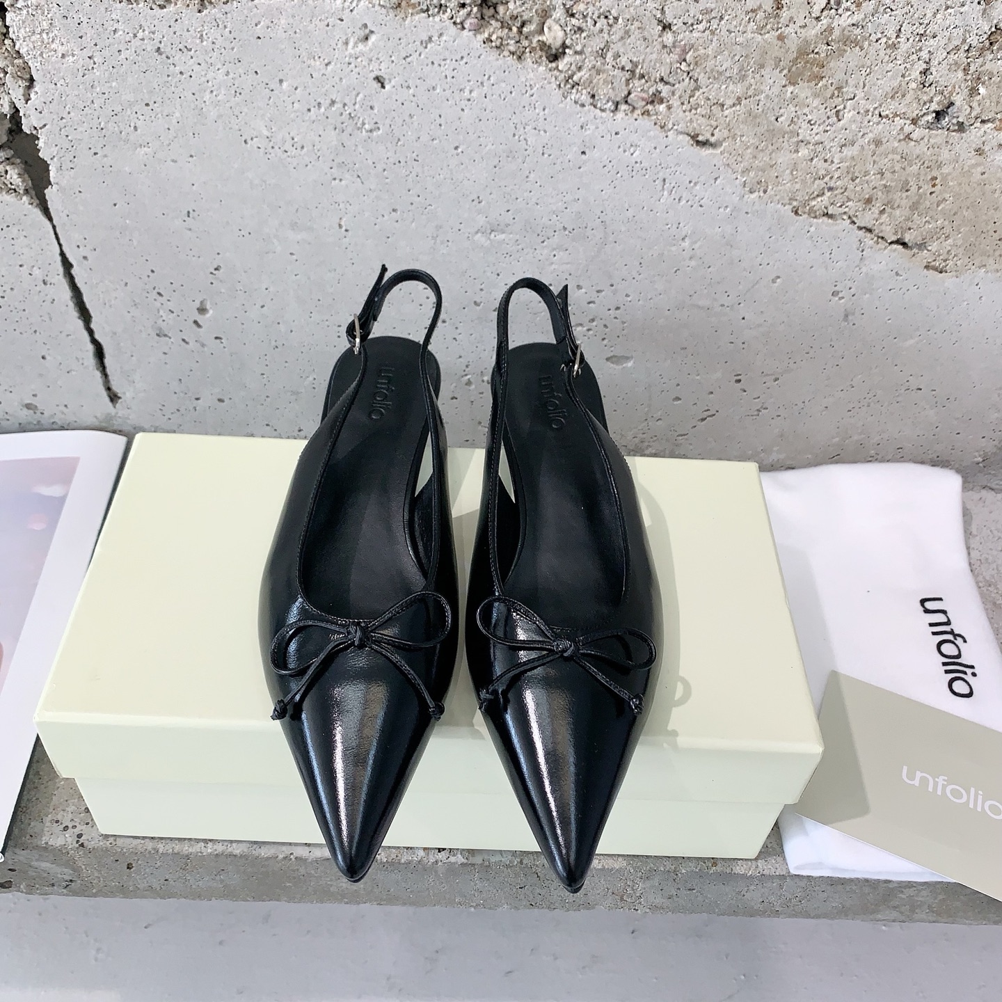 NO:232732,unfolio 25 early spring new French cat heel sandals temperament kitten heels, daily versatile and closed eyes, anyone who misses this sandals, I will be sad to match cowhide fabric, sheepskin lining, imported Italian injection molded sole, size 35-39# (40# customized, no return or exchange), sandals, sandals, cowhide, sheepskin19860909unfolio 25早春新款法式猫跟凉鞋 气质小猫跟,日常百搭闭眼入,任何人错过这款凉鞋,我都会伤心的对版牛皮面料,羊皮内里,意大利进口注塑大底,码数35-39#（40#订做不退换）,凉鞋,sandals,cowhide,sheepskin,Women's Shoes