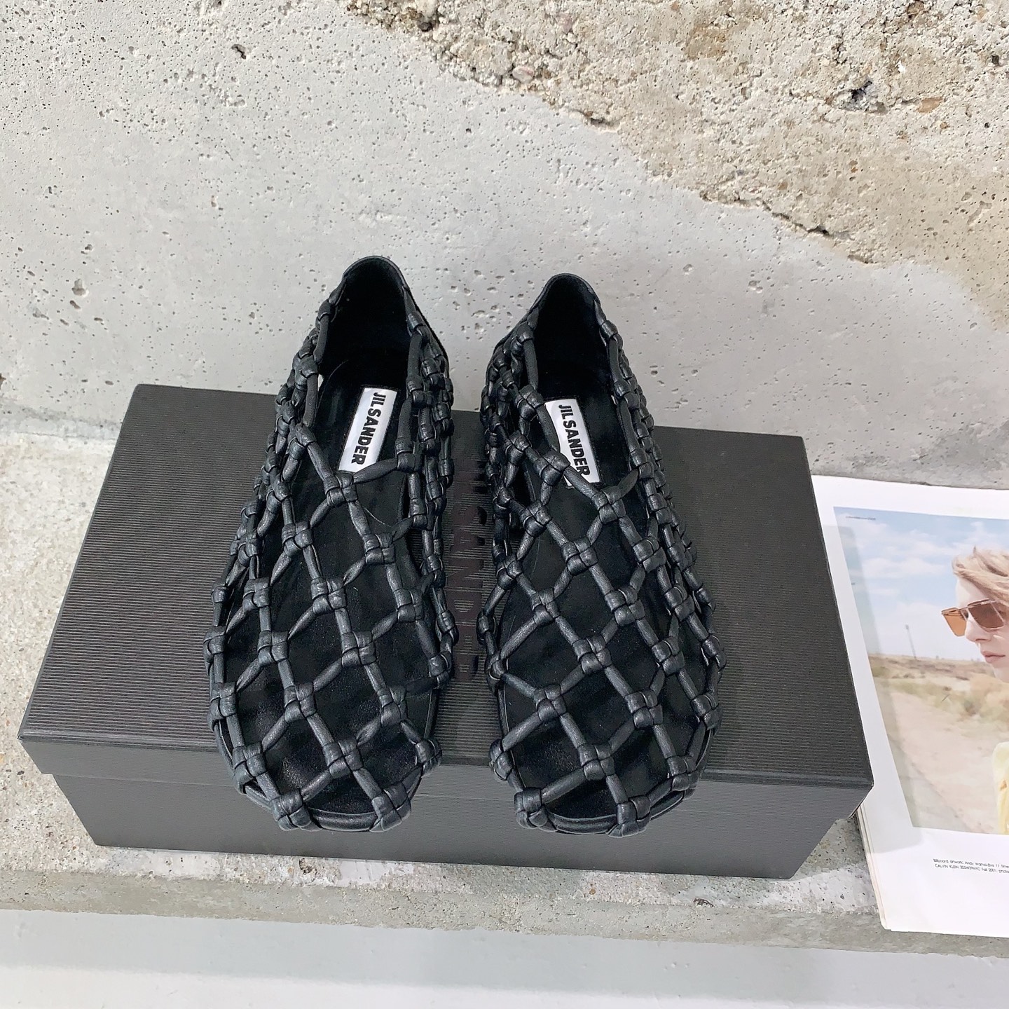 NO:259329,Jil sande*2025 early spring new woven sandals The most beautiful sandals This season's fashionable single products are minimalist style with personalized woven mesh high-end aura, cool and gentle version of sheepskin fabric, sheepskin footbed, Italian imported genuine leather soles, size 35-39# (40# customized, no return or exchange), sandals, jil sander, sandals, sheepskin, Leather soles19860909Jil sande*2025早春新款编织凉鞋zui美的凉鞋今季的时髦单品极简风格配个性编织网状高级满分气场满分酷又温柔对版羊皮面料,羊皮垫脚,意大利进口真皮大底,码数35-39#（40#订做不退换）,凉鞋,jil sander,sandals,sheepskin,Leather soles,Women's Shoes