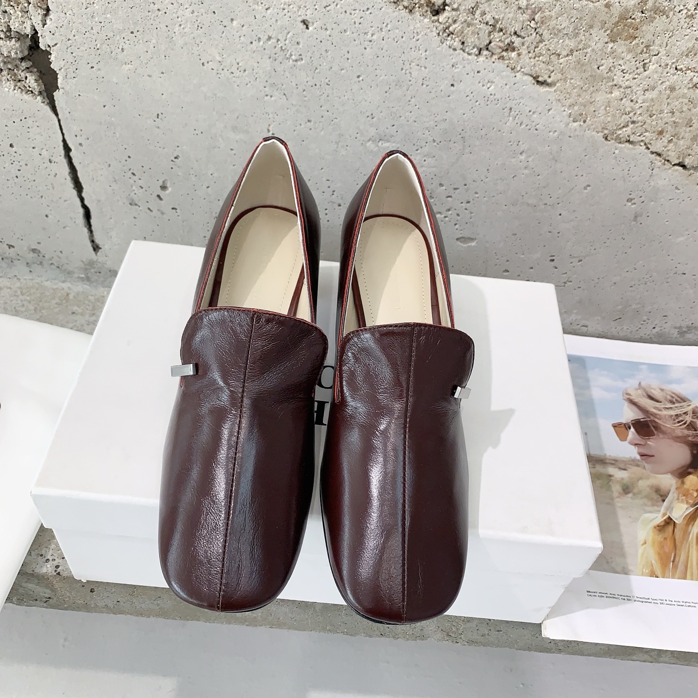 
PHOEBE PHILO✨2025早春新款高跟鞋👠简单的线条和低调的色彩，简约硬朗大女主风🤩时尚通勤两