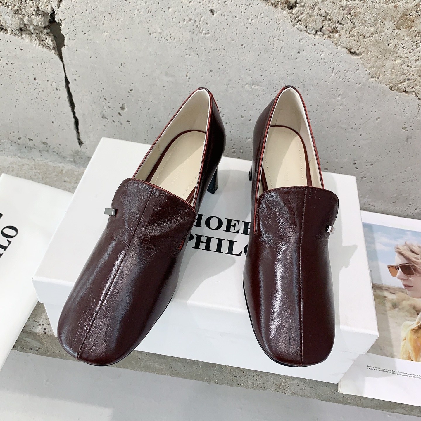 
PHOEBE PHILO✨2025早春新款高跟鞋👠简单的线条和低调的色彩，简约硬朗大女主风🤩时尚通勤两