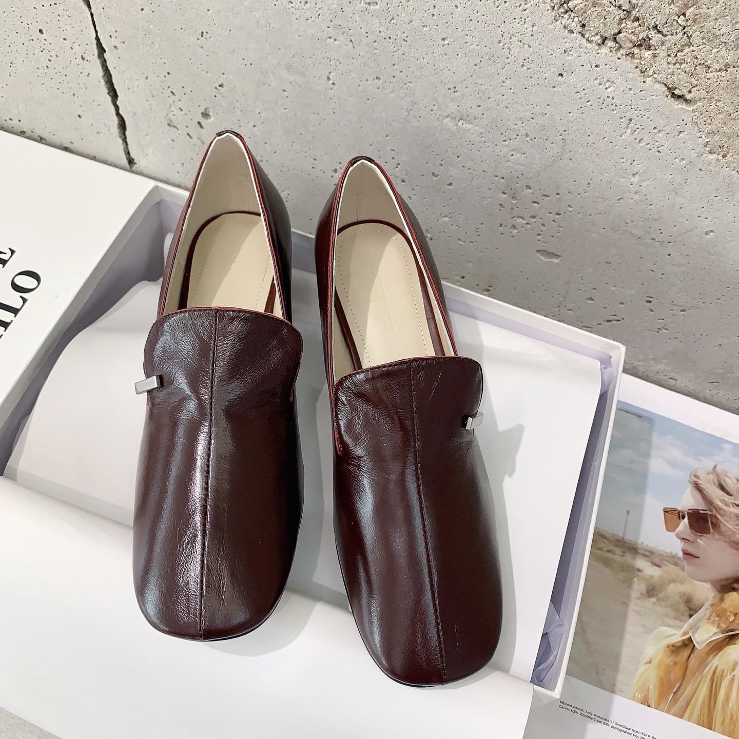 
PHOEBE PHILO✨2025早春新款高跟鞋👠简单的线条和低调的色彩，简约硬朗大女主风🤩时尚通勤两