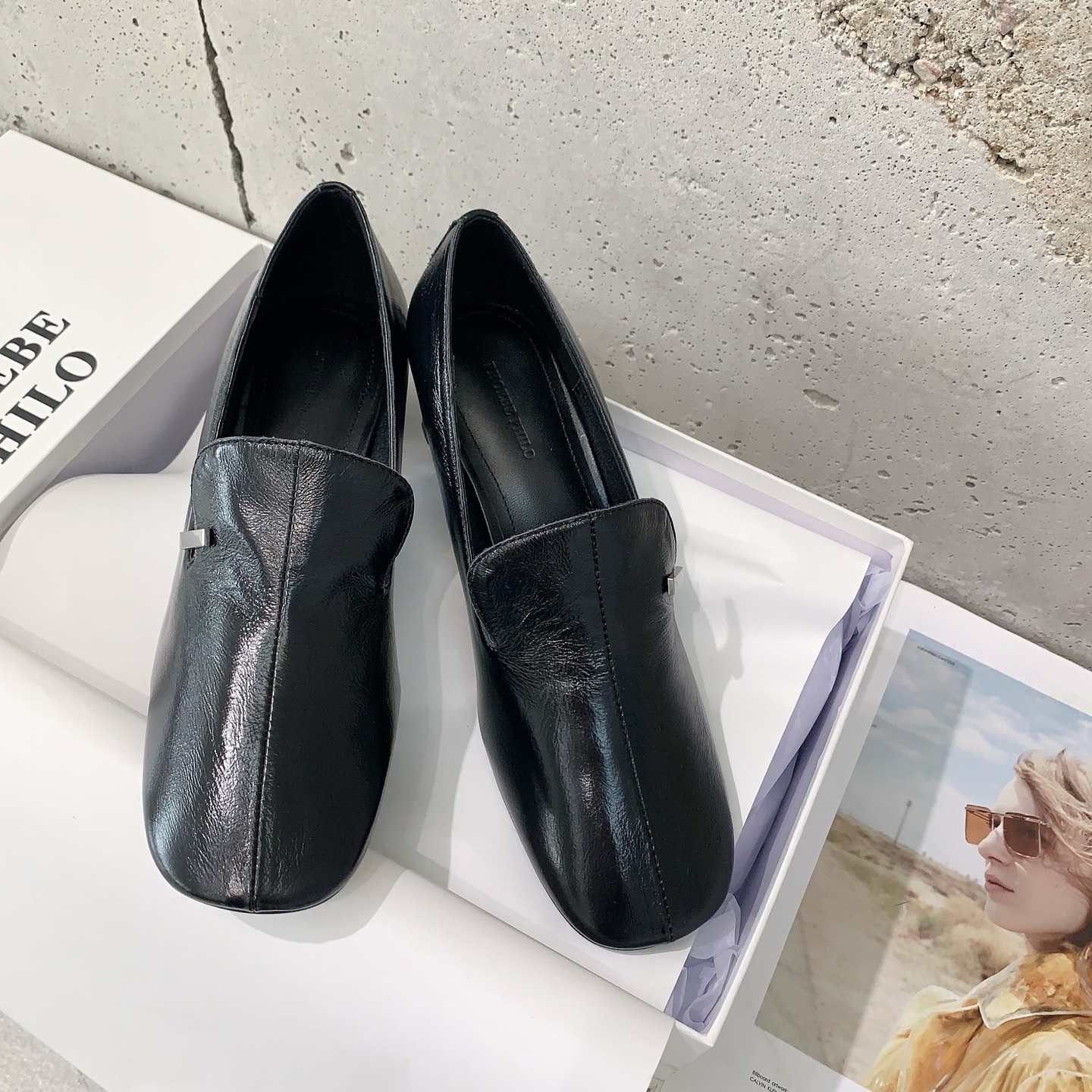 
PHOEBE PHILO✨2025早春新款高跟鞋👠简单的线条和低调的色彩，简约硬朗大女主风🤩时尚通勤两