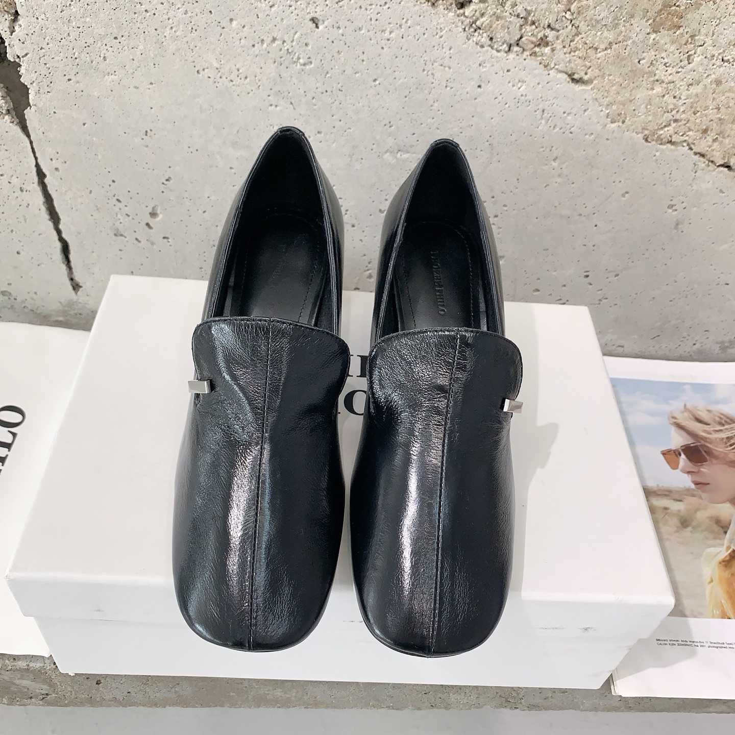 
PHOEBE PHILO✨2025早春新款高跟鞋👠简单的线条和低调的色彩，简约硬朗大女主风🤩时尚通勤两
