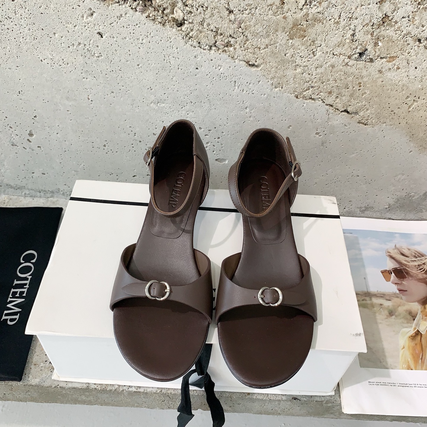 NO:391603,Cotem5 new kitten heel retro slippers/sandals The beautiful shoe king takes another shot, cotemp sandals are really the super exquisite and versatile summer treasure sandals that must not be missed in summer. Treasure sandals paired with cowhide fabric, sheepskin lining, imported Italian leather soles, size 35-39# (40# customized, no return or exchange), sandals, sandals, slippers, cowhide, sheepskin, Leather soles19860909Cotem5新款小猫跟 复古拖鞋/凉鞋 美鞋王再次出击,cotemp这款凉鞋真的是大魔王超精致百搭夏季一定不能错过的入夏宝藏凉鞋对版牛皮面料,羊皮内里,意大利进口真皮大底,尺码35-39#（40#订做不退换）,凉鞋,sandals,slippers,cowhide,sheepskin,Leather soles,Women's Shoes