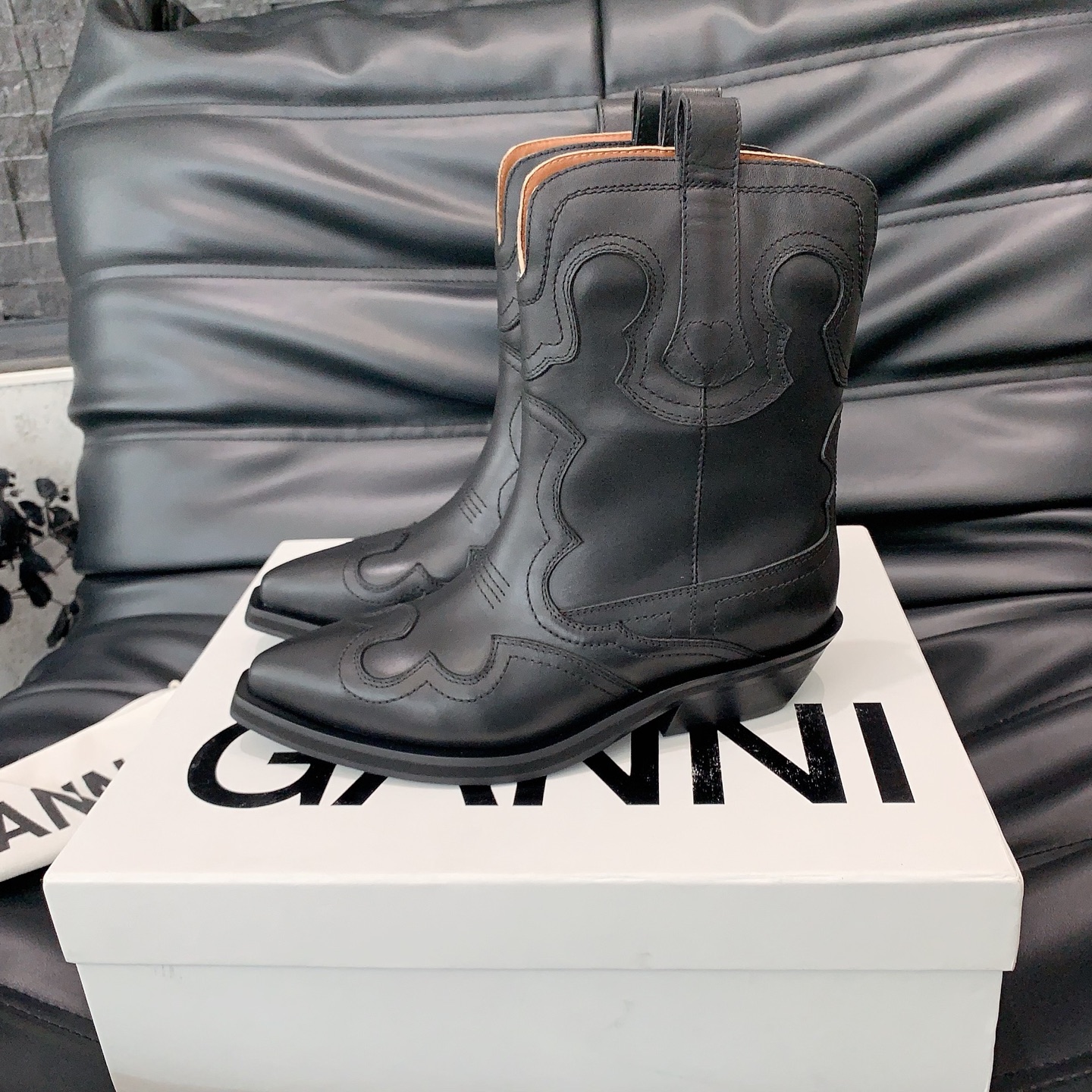 Stylish Ganni Western Cowboy Boots for Fall and Winter Collection - 图片 5