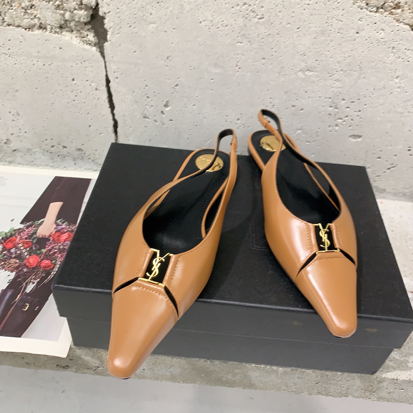 2025 Saint Lauren Square Shoes: Light-Sniffed Tweeds for Goddesses, Stylish Veal Piece - 图片 2