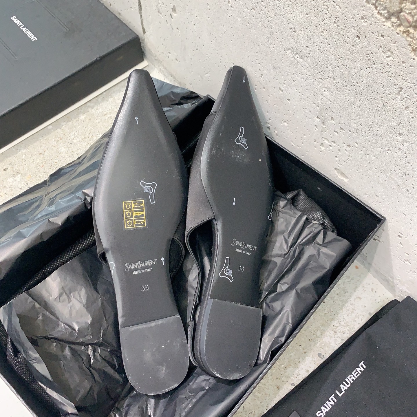 2025 Square Shoes: Saint Lauren’s Stylish Comfortable Light-Sweet Muller Shoe - 图片 9