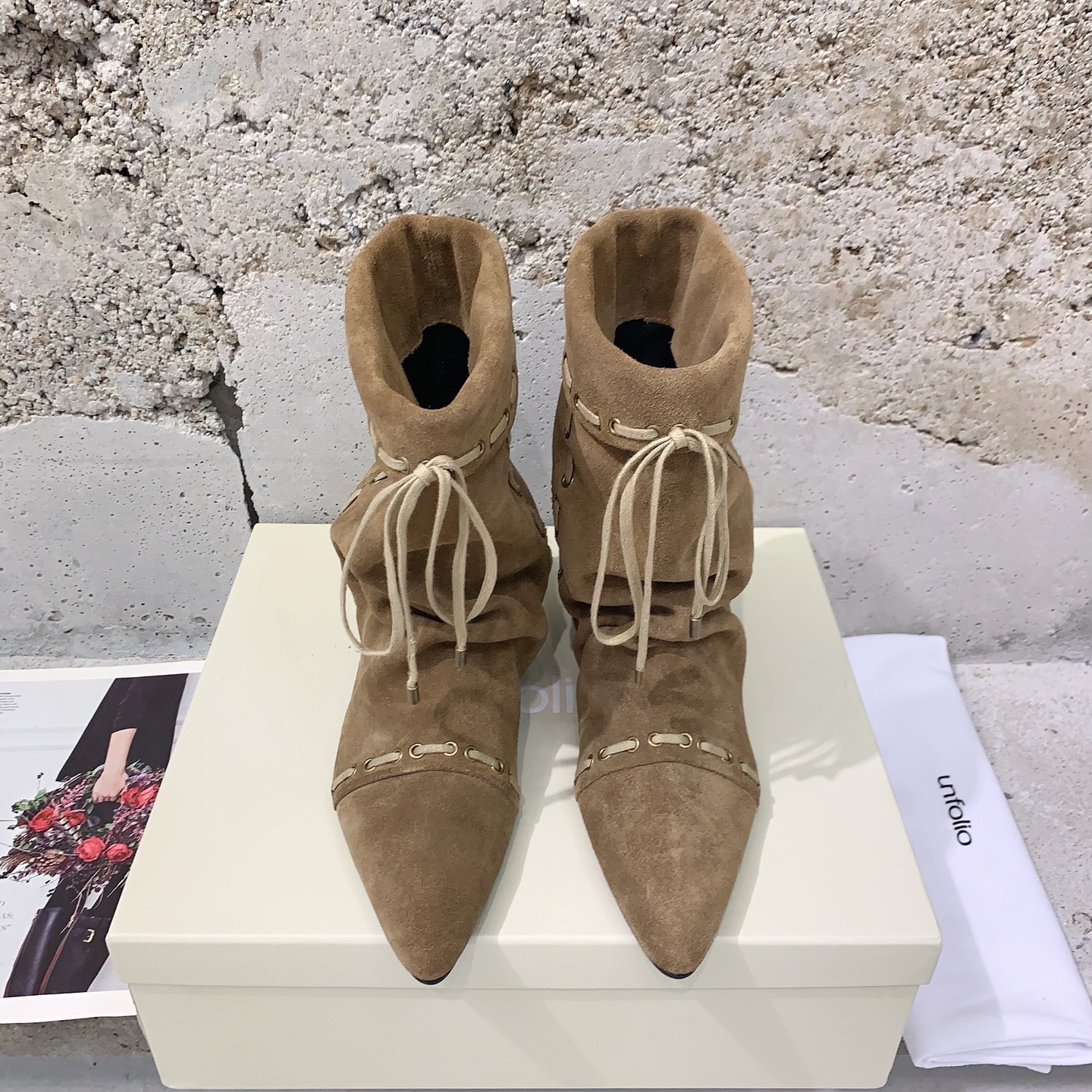 NO:461156,Unfolio new autumn and winter style pile boots are called the best pile boots this year. They are not overdone, retro and versatile, lazy and simple pair of beef reverse fleece fabric, lyca burnet, imported from Italy injection molding, yards 35-39# (40# can be customized without return), boots, boots19860909unfolio 秋冬新款堆堆靴称之为今年最好看的堆堆靴,毫不过分,复古百搭,慵懒简约对版牛反绒面料,莱卡布内里,意大利进口注塑大底,码数35-39#（40#可订做不退换）,靴子,boots,Women's Shoes