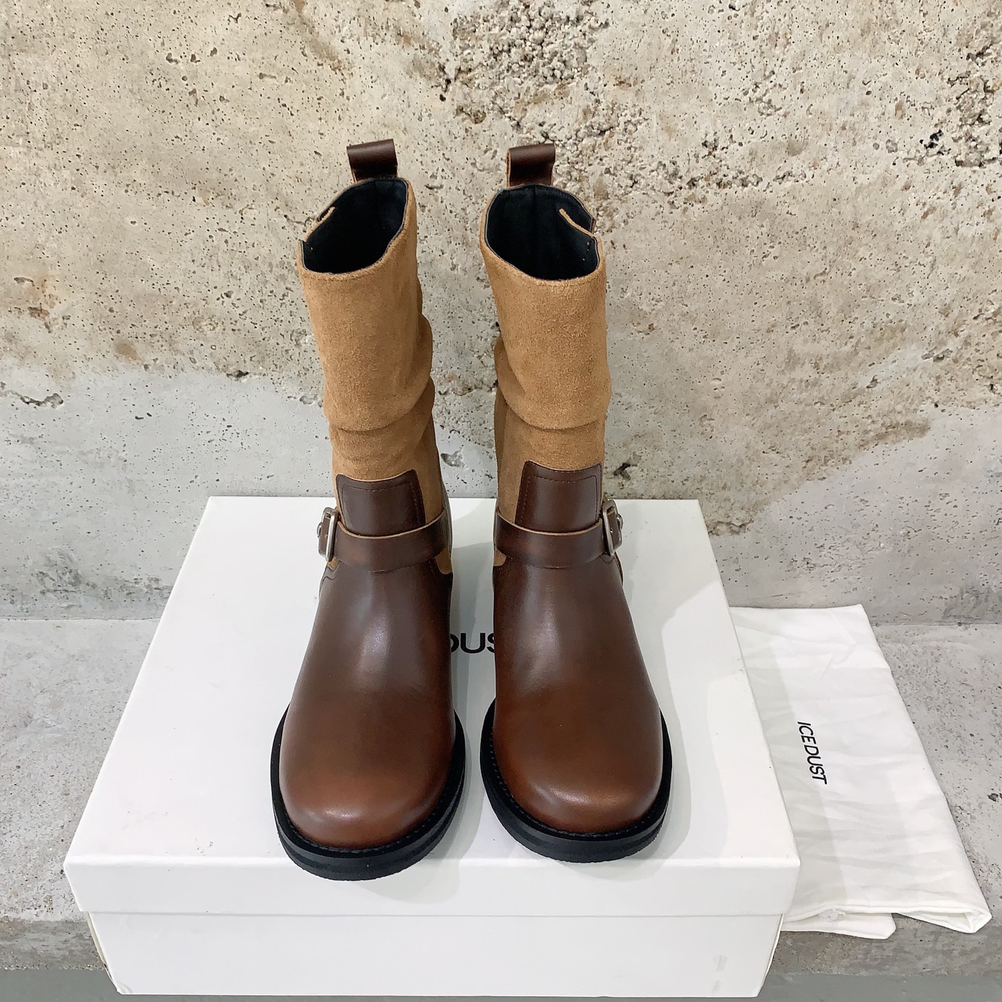 NO:490270,ICEDUST autumn and winter new old retro pile boots, with leg slimming effect, a perfect western style, with a lazy and casual yet fashionable feel, paired with cowhide fabric, sheepskin inner lining, private molded rubber non-slip wear-resistant sole, size 35-39# (40# can be customized without return) long boots, boots, boots, boots, cowhide, sheepskin19860909ICEDUST秋冬新款做旧复古堆堆靴,自带瘦腿效果,妥妥的西部风代表,主打一个慵懒随性又不失时髦感,对版擦色牛皮面料,羊皮内里,私模橡胶防滑耐磨大底,码数35-39#（40#可订做不退换） 长靴 短靴,靴子,boots,cowhide,sheepskin,Women's Shoes