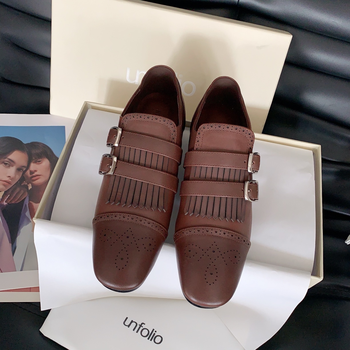 NO:647863,unfolio 2025 autumn and winter new tassel loafers, different small leather shoes, fresh college style and urban commuting style can be easily controlled, the loafers can be salty or sweet, versatile items for daily wear, matching cowhide fabric, sheepskin lining, injection molded outsole imported from Italy, size 35-39# (40# can be customized and non-returnable), loafers, loafers, cowhide, sheepskin19860909unfolio 2025秋冬新款流苏乐福鞋,不一样的小皮鞋,清新学院风、都市通勤风都能轻松驾驭,可盐可甜百变风格的乐福鞋日常穿搭的百搭单品对版牛皮面料,羊皮内里,意大利进口注塑大底,码数35-39#（40#可订做不退换）,乐福鞋,loafers,cowhide,sheepskin,Women's Shoes