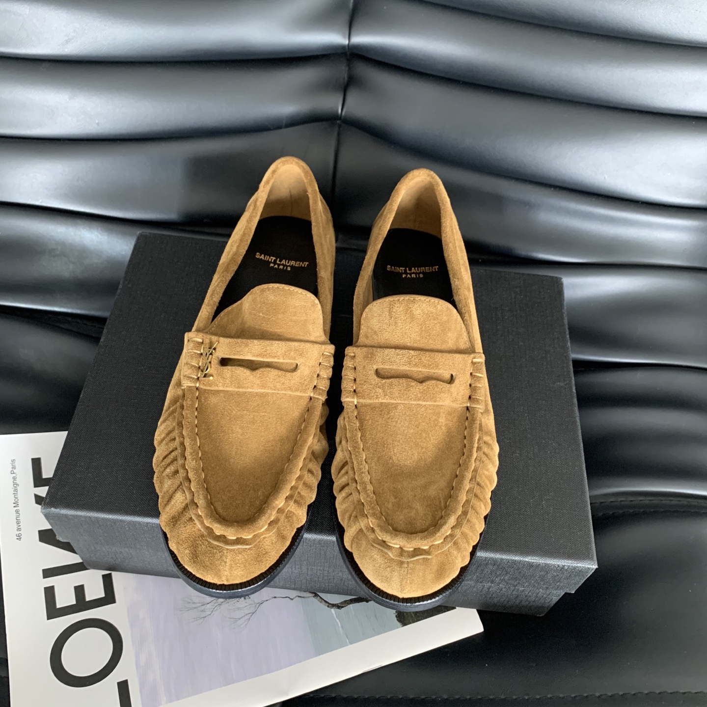 NO:668549,SAINT LAUREN* new loafers, treasured little leather shoes, good-looking, comfortable and versatile, very nice to match with jeans or skirts, they are simply a dream pair of shoes, high mercerized sheepskin/cowhide fabric, sheepskin lining, genuine leather outsole imported from Italy, size 35-39# (40# can be customized and non-returnable), loafers, saint  laurent,loafers,skirts,jeans,cowhide,sheepskin,sheep,leather soles19860909SAINT LAUREN*新款乐福鞋,宝藏小皮鞋,高颜值舒适百搭,搭配牛仔裤或者裙子都非常非常Nice ,简直就是梦中情鞋对版高丝光羊京/牛皮面料,羊皮内里,意大利进口真皮大底 尺码35-39#（40#可订做不退换）,乐福鞋,saint laurent,loafers,skirts,jeans,cowhide,sheepskin,sheep,Leather soles,Women's Shoes