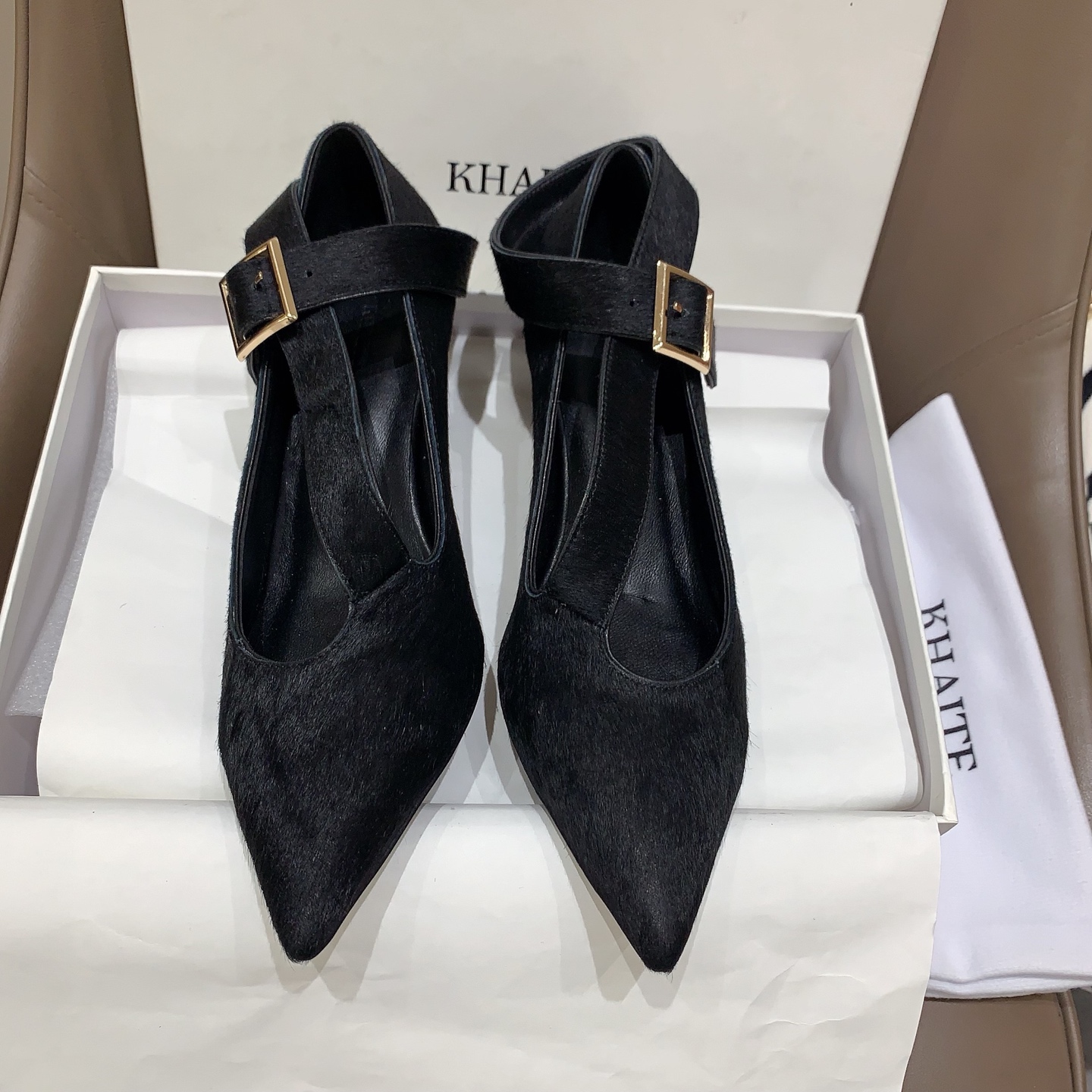 NO:725536,Khaite 6 new high-heeled shoes, awesome horse hair high heels, just like a work of art, with high-end fashion sense and super texture. Wear them to become a unique khaite girl. Matching horse hair fabric, sheepskin lining, genuine leather sole imported from Italy, size 35-39# (40# can be customized and non-returnable), single shoes, high heels, sheepskin19860909Khaite 6新款高跟单鞋超赞的马毛高跟鞋,简直就像一个艺术品,自带高级时髦感,质感超强穿上它做独具一格的khaite女孩,对版马毛面料,羊皮内里,意大利进口真皮底,码数35-39#（40#可订做不退换）,单鞋,high heels,sheepskin,Women's Shoes