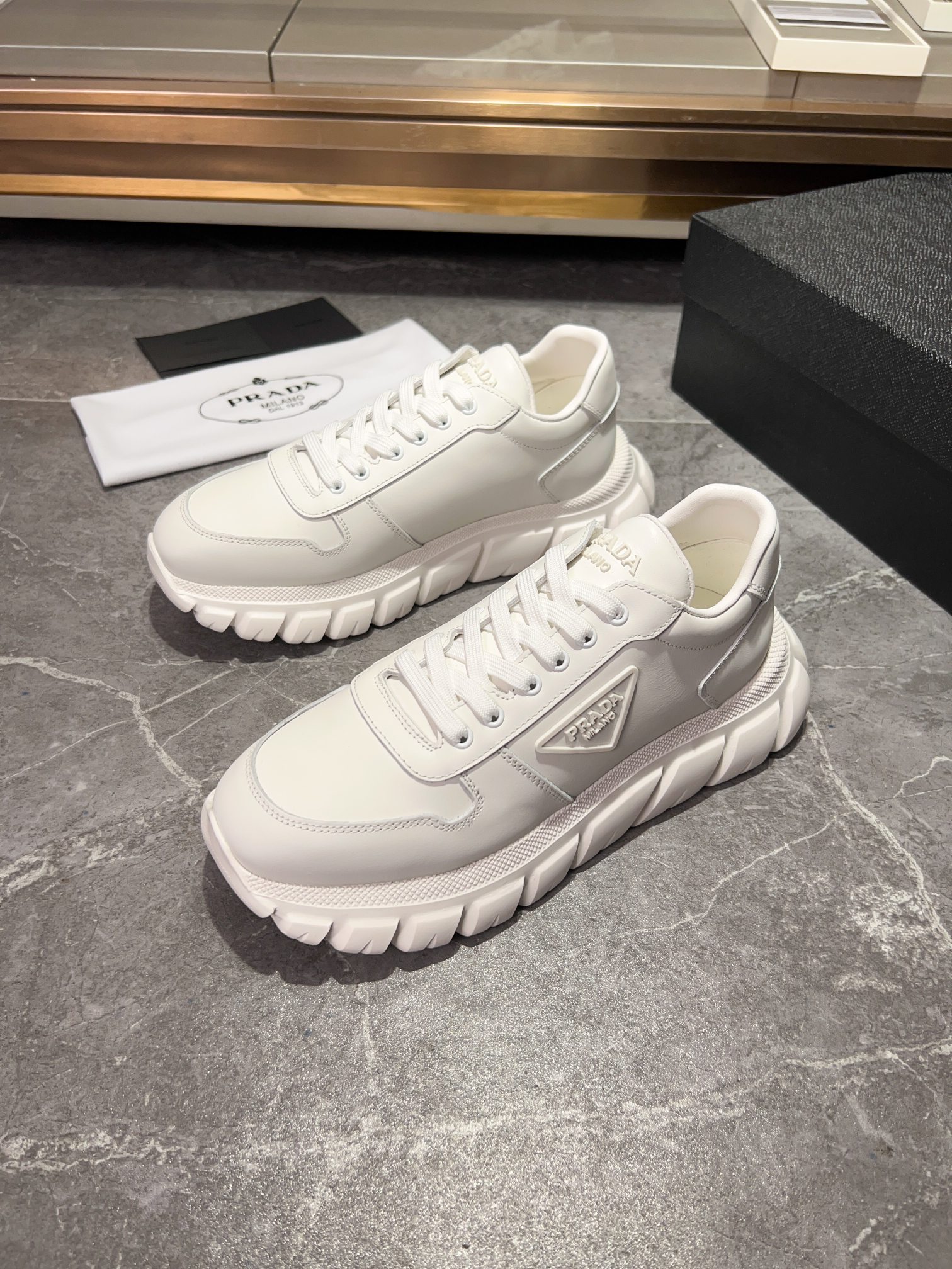 Prada Sneaker Scarpe Oxford Acquista la migliore qualità di alta qualità
 Pelle vitello bovina Cuoio genuino Gomma Pantaloni da tuta