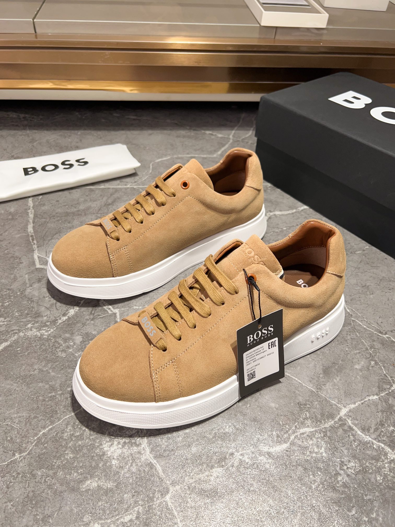 BOS* - Hugo Boss. Marca alemana de gama alta. Contra sincronizado nuevo, de lujo de gama alta de dis