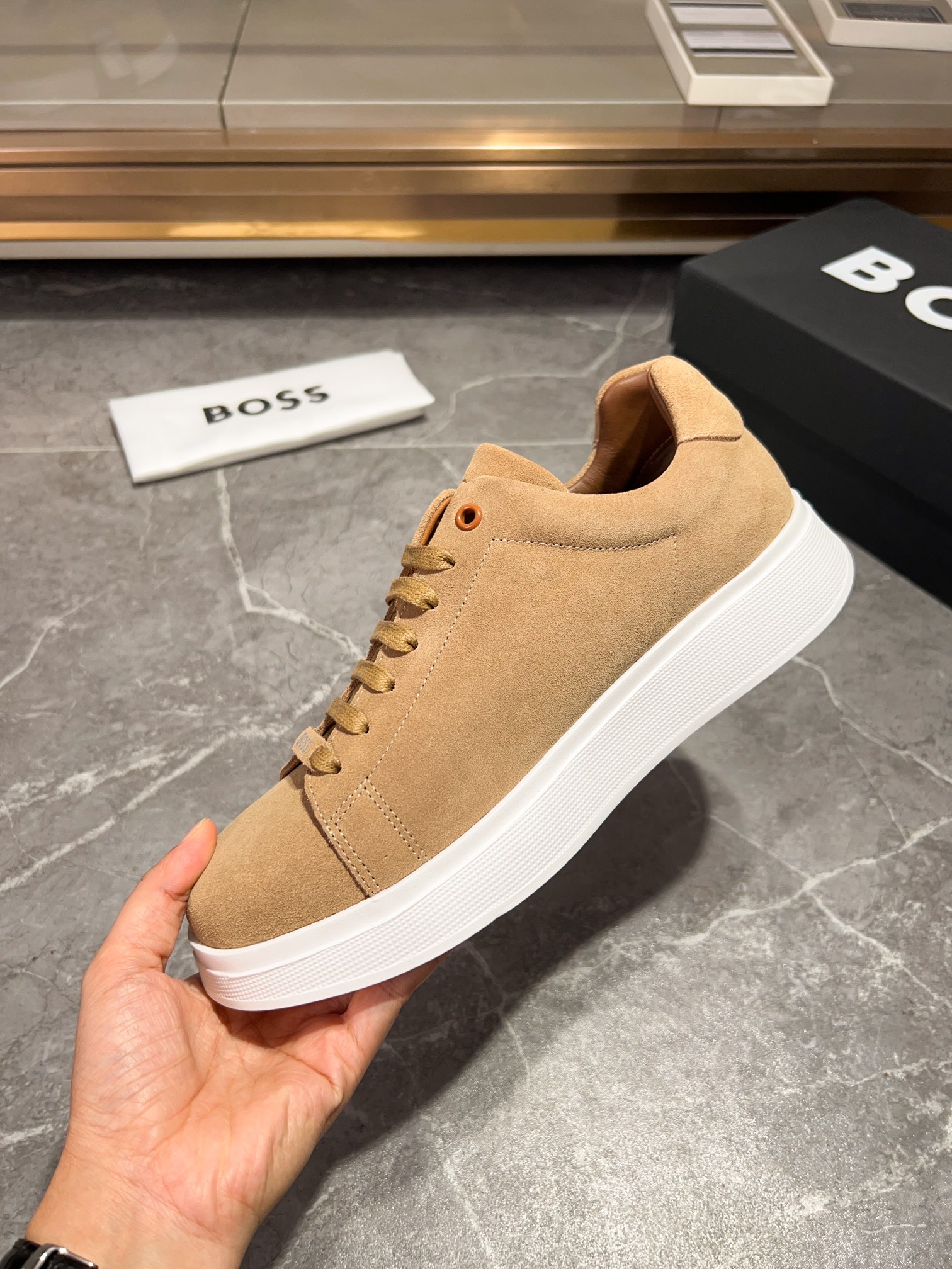 BOS* - Hugo Boss. Marca alemana de gama alta. Contra sincronizado nuevo, de lujo de gama alta de dis