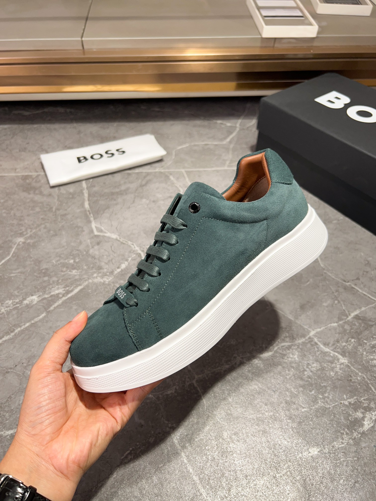 BOS* - Hugo Boss. Marca alemana de gama alta. Contra sincronizado nuevo, de lujo de gama alta de dis