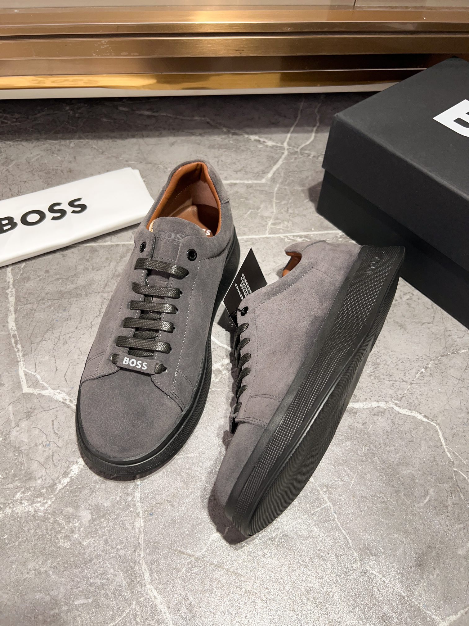 BOS* - Hugo Boss. Marca alemana de gama alta. Contra sincronizado nuevo, de lujo de gama alta de dis