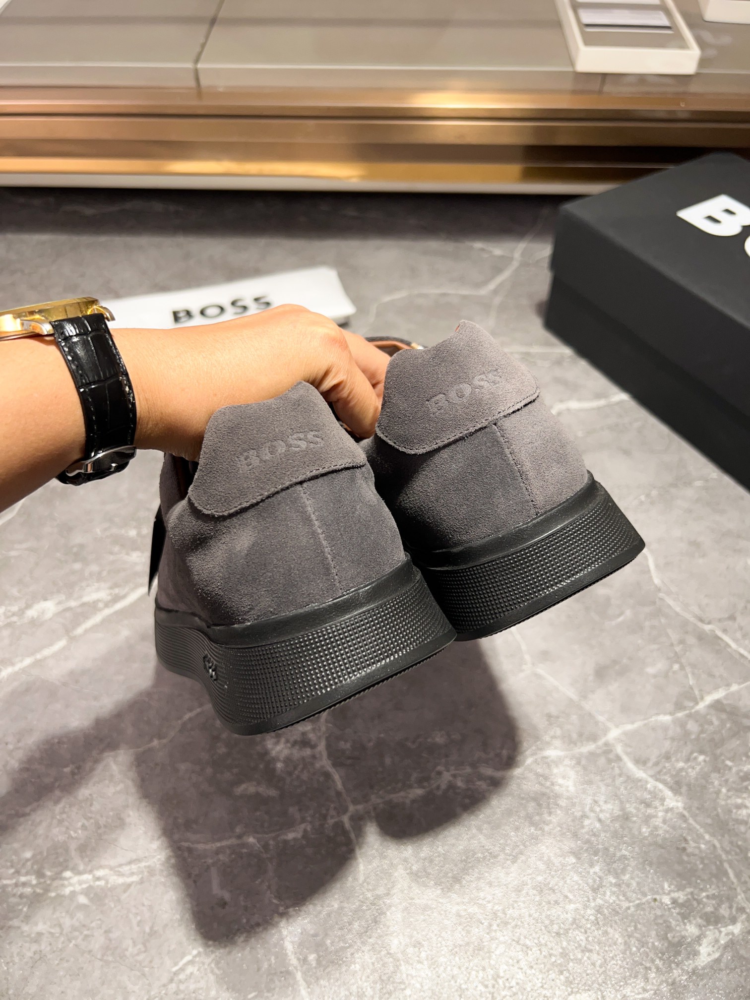 BOS* - Hugo Boss. Marca alemana de gama alta. Contra sincronizado nuevo, de lujo de gama alta de dis
