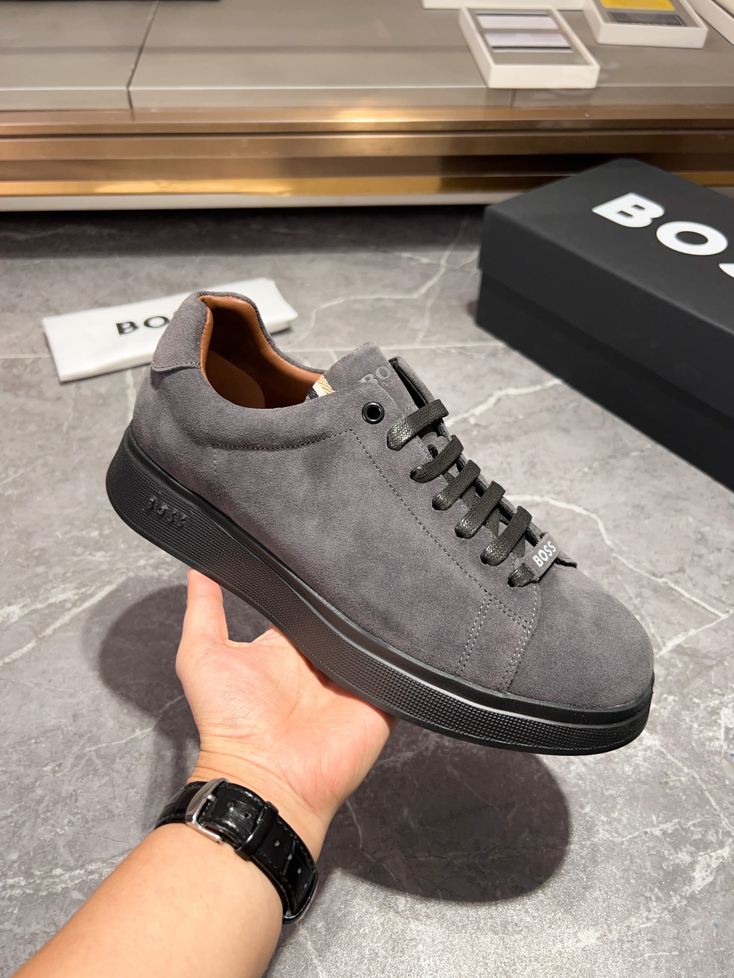 BOS* - Hugo Boss. Marca alemana de gama alta. Contra sincronizado nuevo, de lujo de gama alta de dis