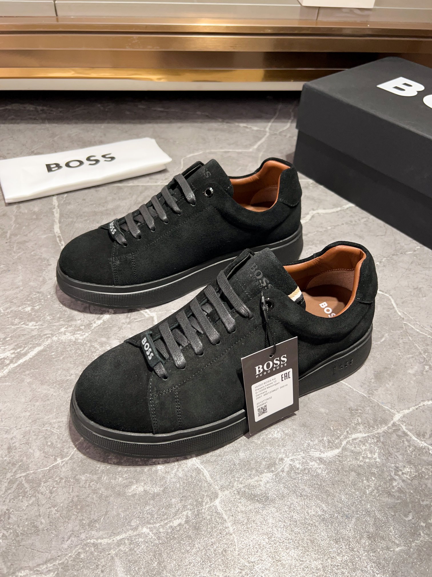 BOS* - Hugo Boss. Marca alemana de gama alta. Contra sincronizado nuevo, de lujo de gama alta de dis