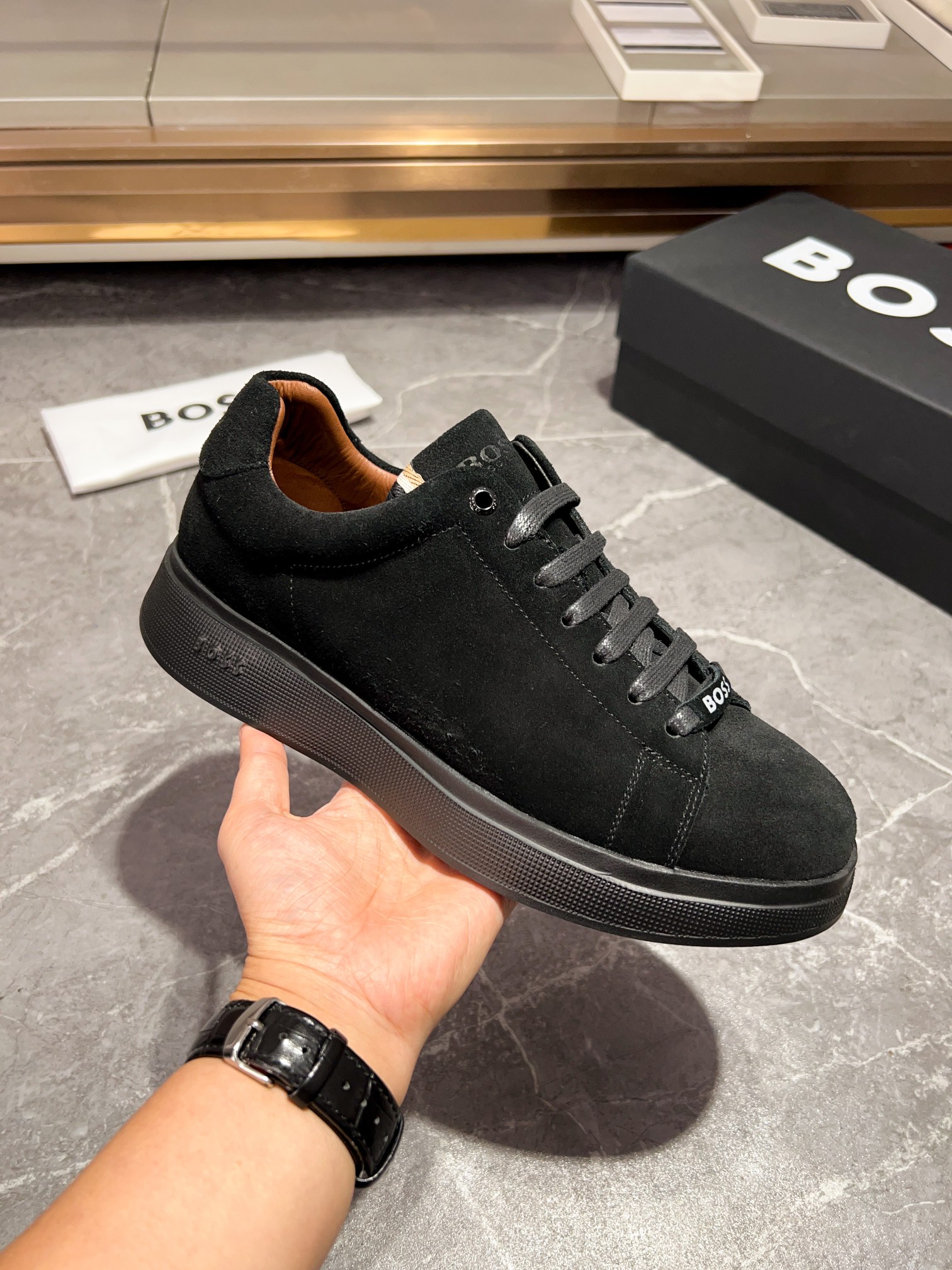 BOS* - Hugo Boss. Marca alemana de gama alta. Contra sincronizado nuevo, de lujo de gama alta de dis