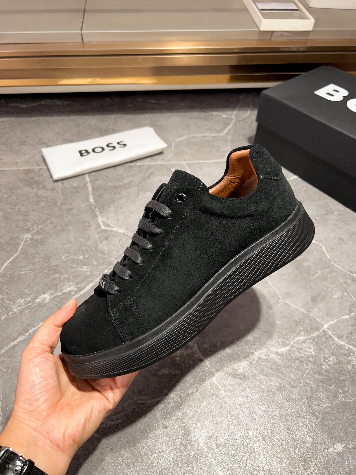 BOS* - Hugo Boss. Marca alemana de gama alta. Contra sincronizado nuevo, de lujo de gama alta de dis