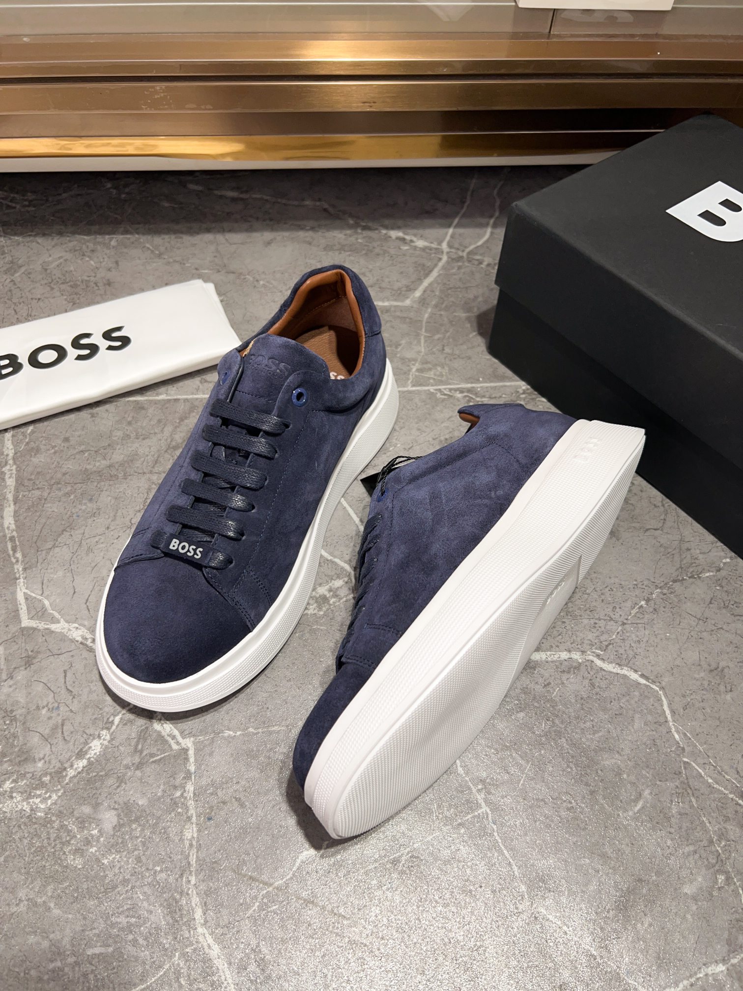 BOS* - Hugo Boss. Marca alemana de gama alta. Contra sincronizado nuevo, de lujo de gama alta de dis