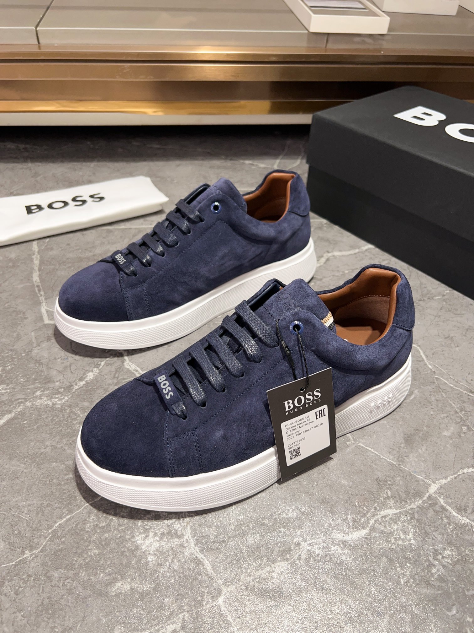 BOS* - Hugo Boss. Marca alemana de gama alta. Contra sincronizado nuevo, de lujo de gama alta de dis
