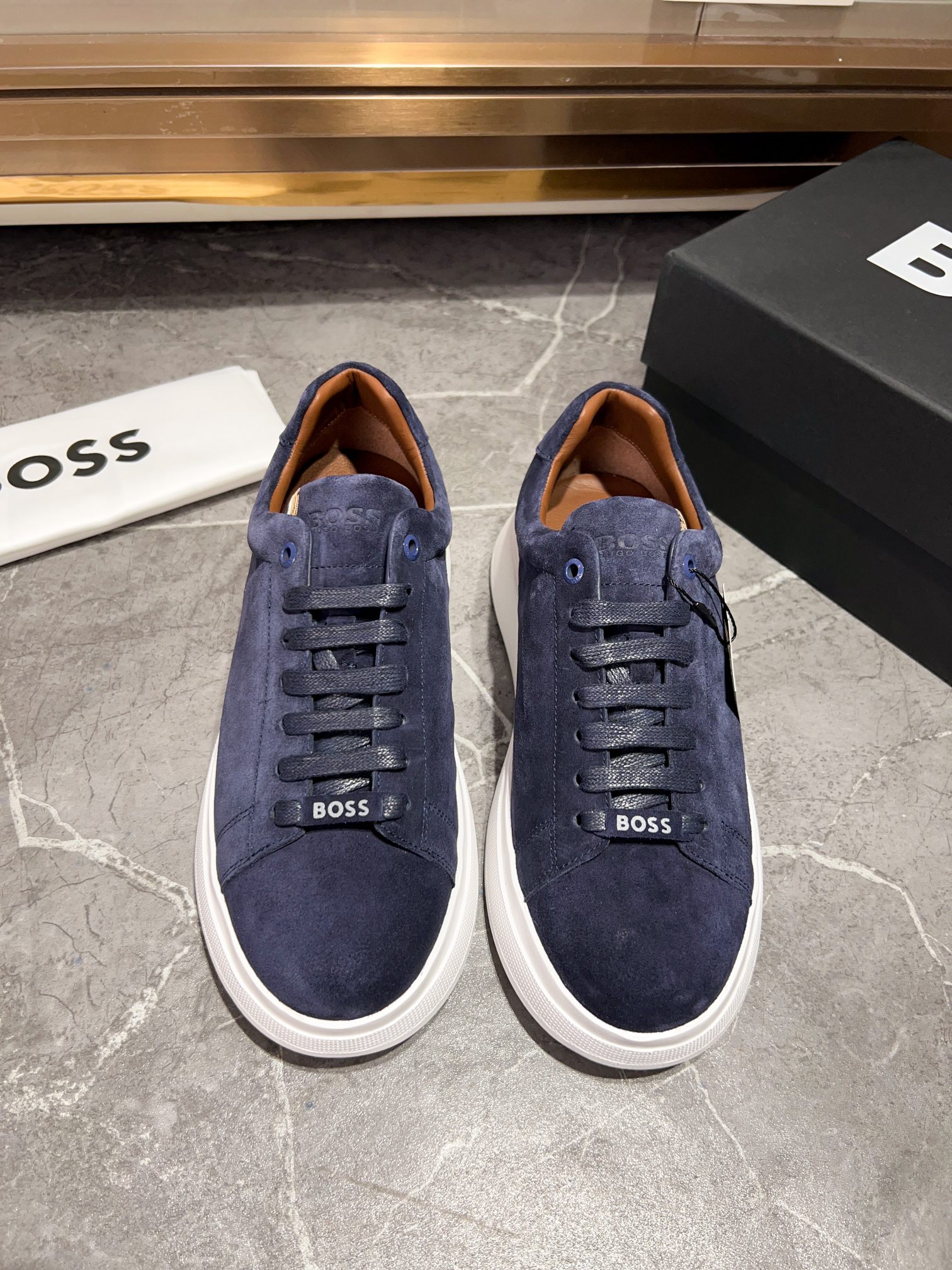BOS* - Hugo Boss. Marca alemana de gama alta. Contra sincronizado nuevo, de lujo de gama alta de dis