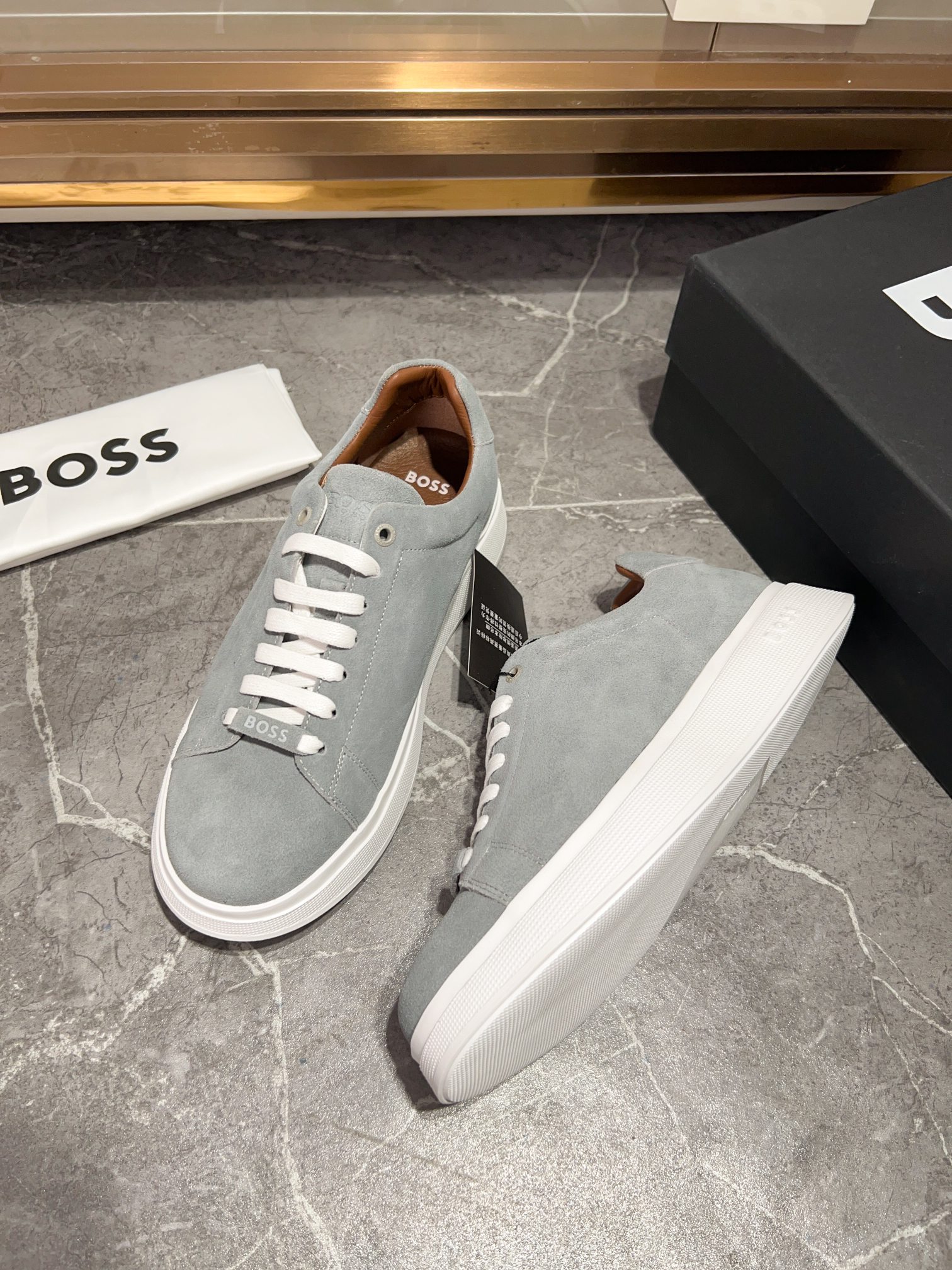 BOS* - Hugo Boss. Marca alemana de gama alta. Contra sincronizado nuevo, de lujo de gama alta de dis