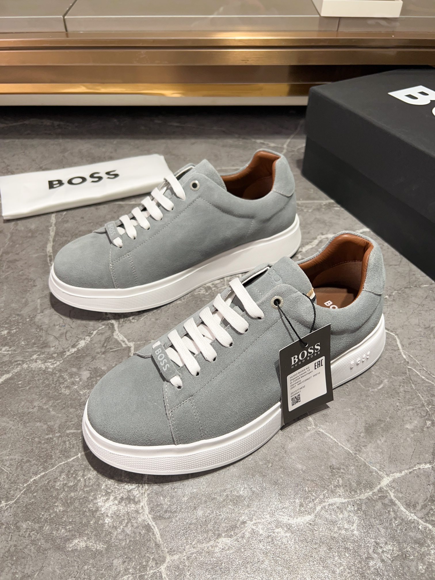 BOS* - Hugo Boss. Marca alemana de gama alta. Contra sincronizado nuevo, de lujo de gama alta de dis