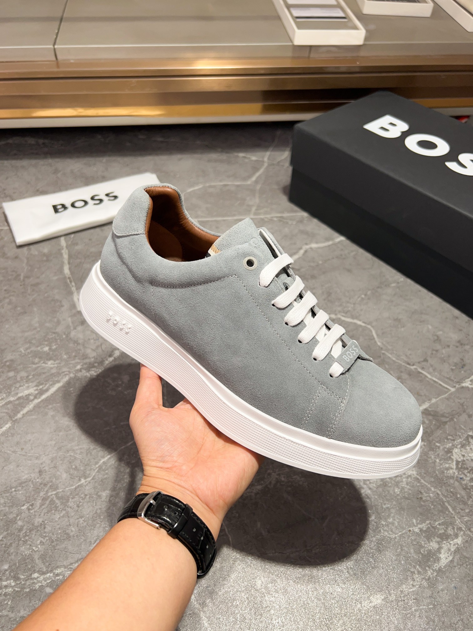 BOS* - Hugo Boss. Marca alemana de gama alta. Contra sincronizado nuevo, de lujo de gama alta de dis