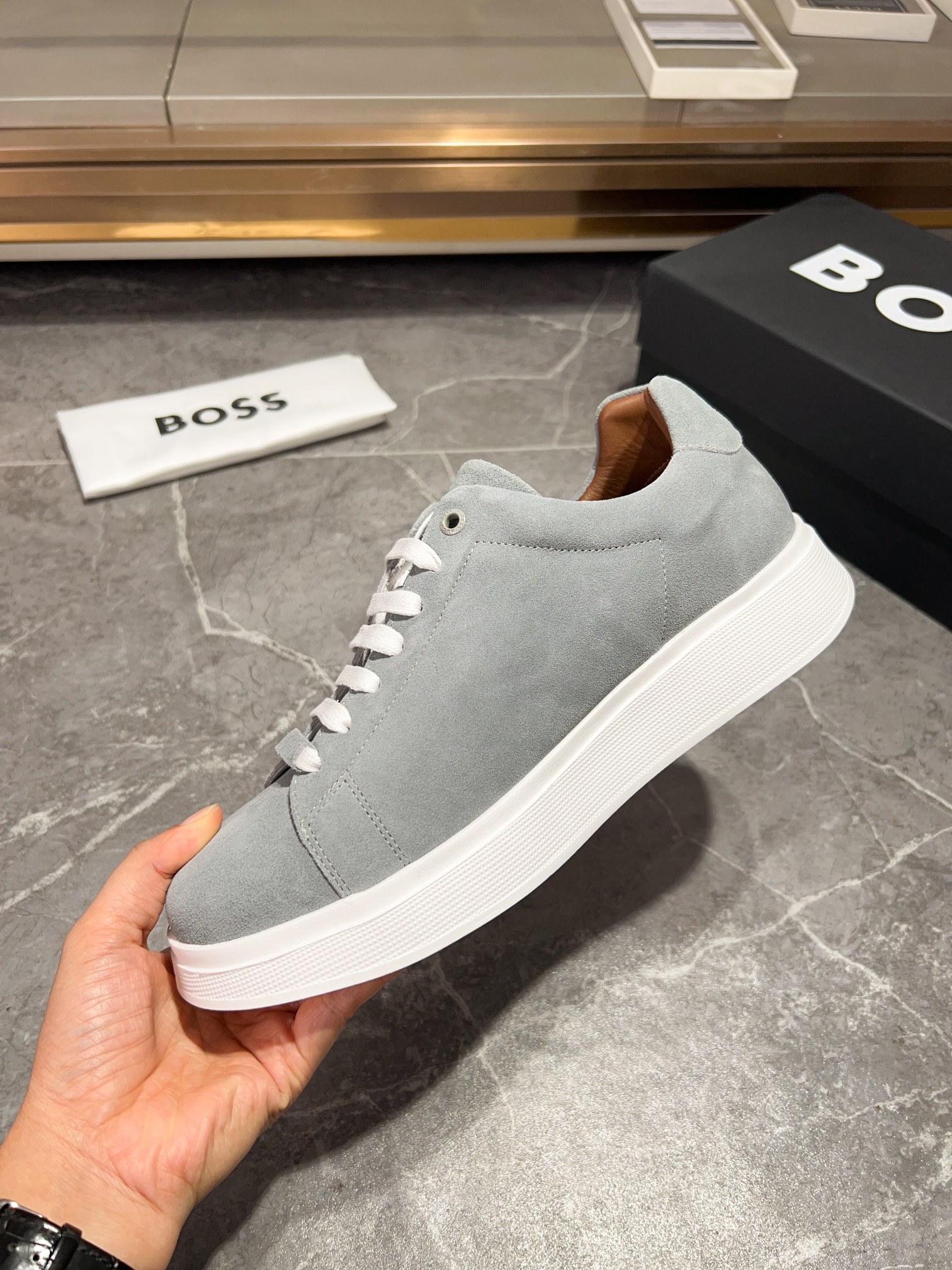 BOS* - Hugo Boss. Marca alemana de gama alta. Contra sincronizado nuevo, de lujo de gama alta de dis
