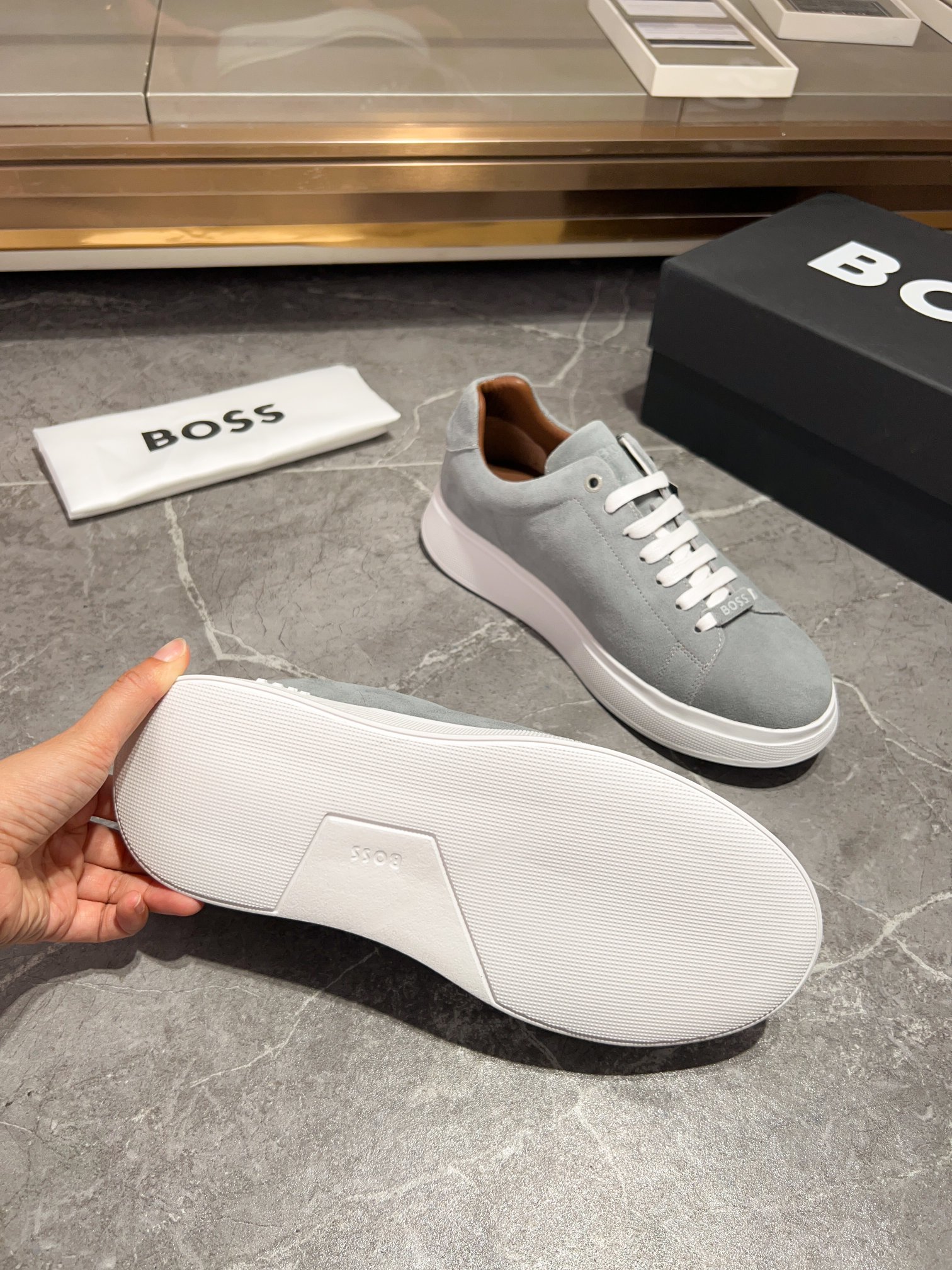 BOS* - Hugo Boss. Marca alemana de gama alta. Contra sincronizado nuevo, de lujo de gama alta de dis