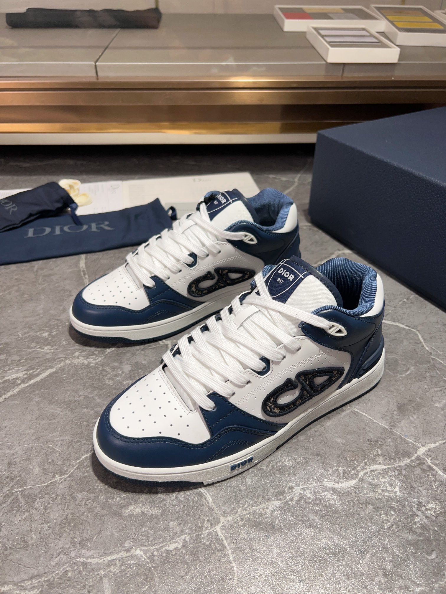 [la última coincidencia de color] Dior Dior serie B57 modelos de pareja zapatillas de deporte casual