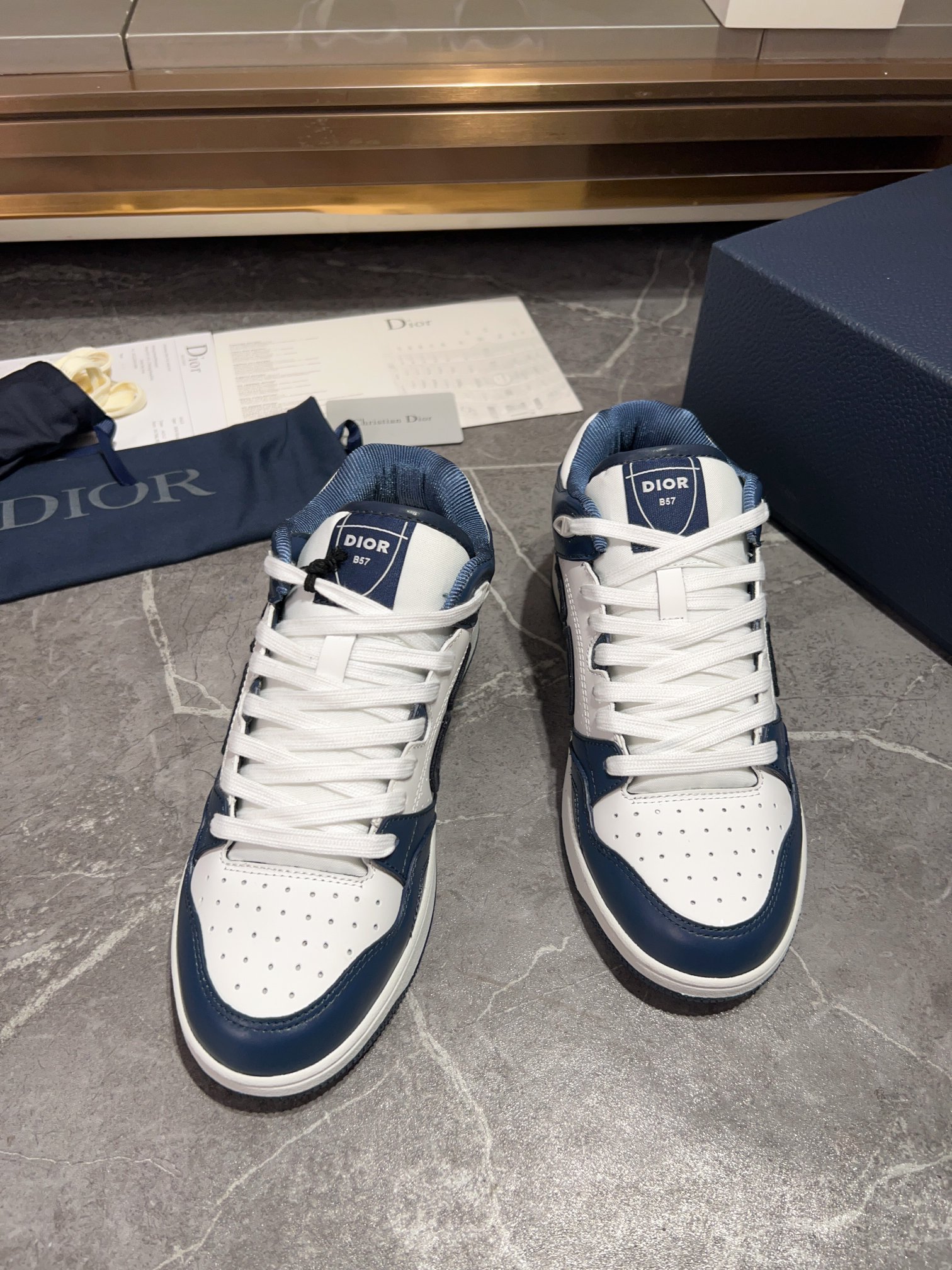 [la última coincidencia de color] Dior Dior serie B57 modelos de pareja zapatillas de deporte casual