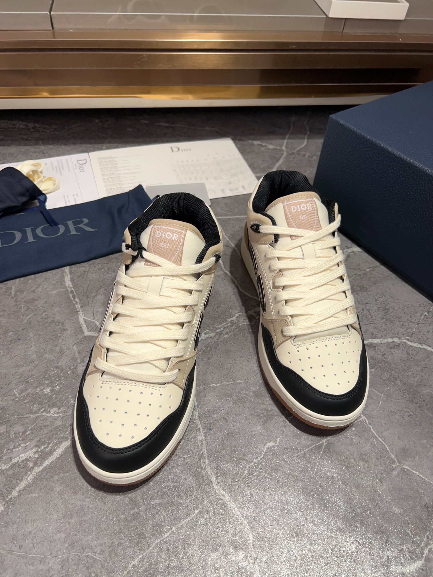 [la última coincidencia de color] Dior Dior serie B57 modelos de pareja zapatillas de deporte casual