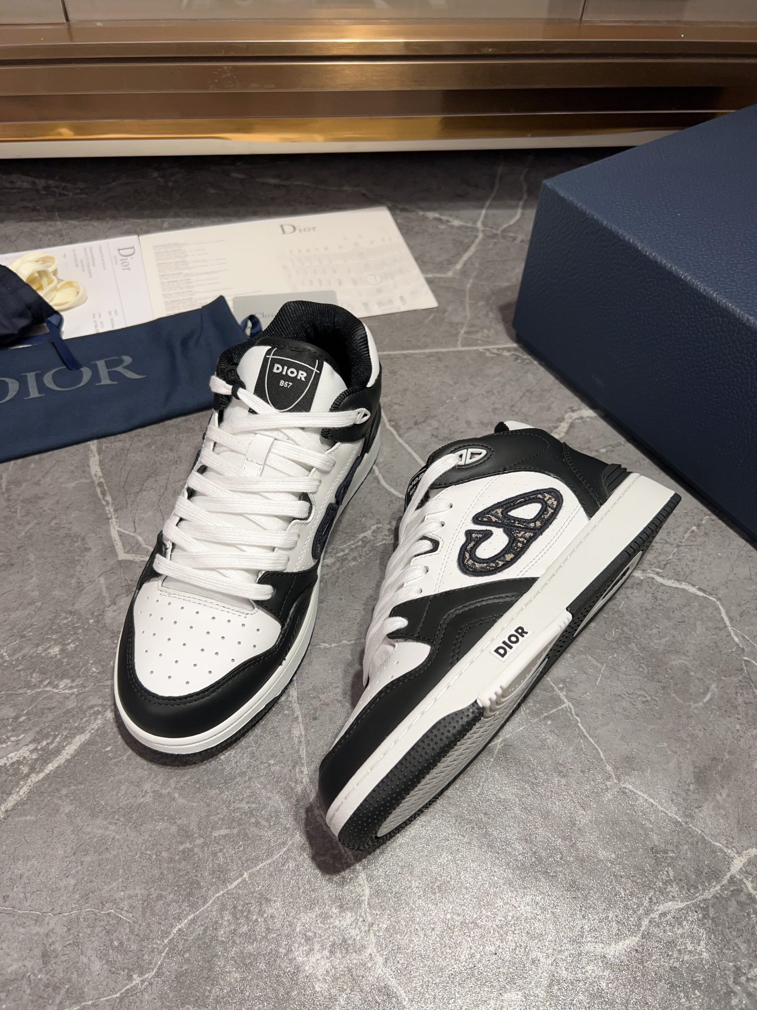 [la última coincidencia de color] Dior Dior serie B57 modelos de pareja zapatillas de deporte casual