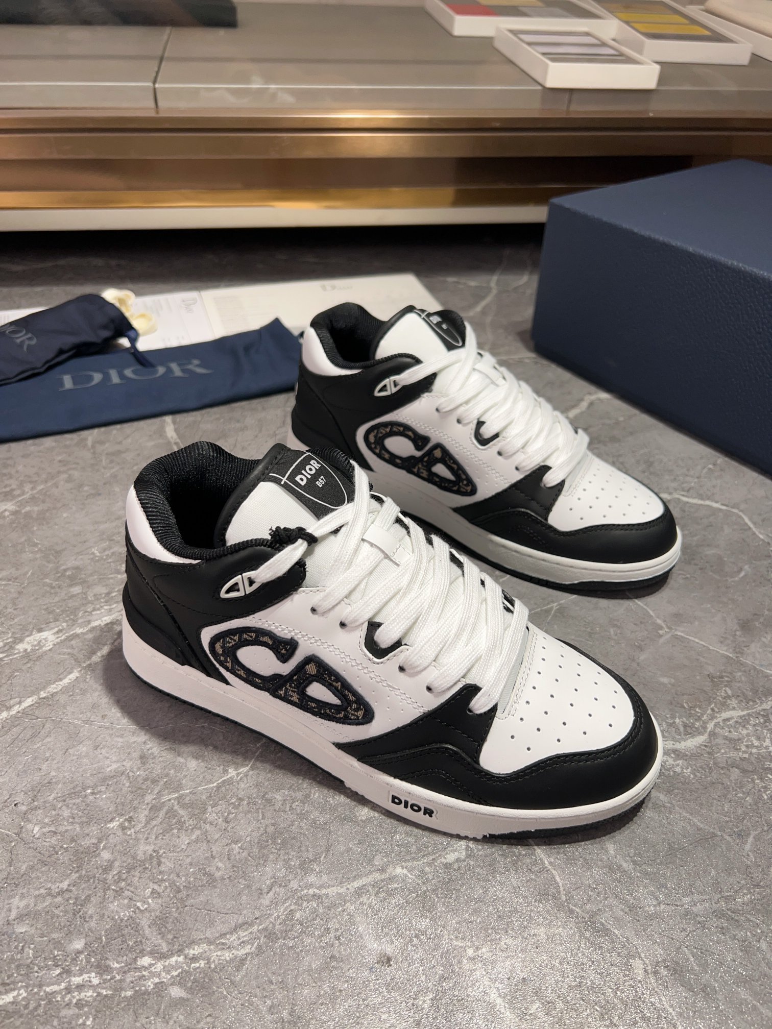 [la última coincidencia de color] Dior Dior serie B57 modelos de pareja zapatillas de deporte casual