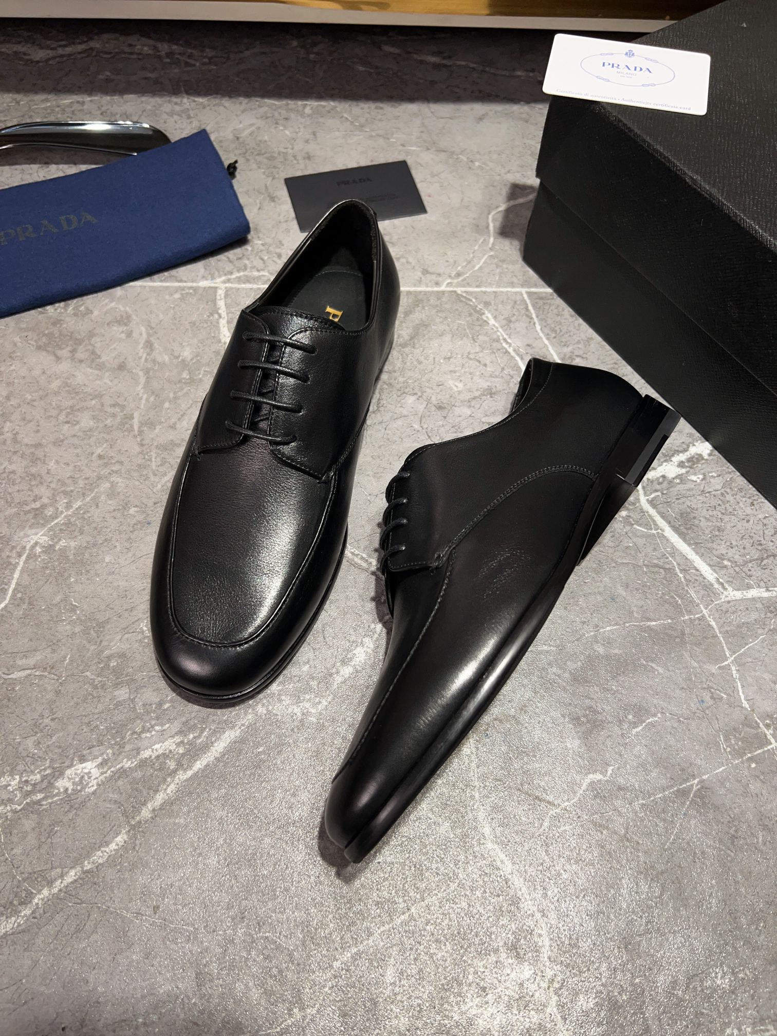 NO:278760,:Prada PRADA men's leather shoes imported counter material is 10 Niuli. Original leather soles 39-44 can be ordered 45 counters in full packaging, prada, prada, Leather soles19860909:普拉达 PRADA 男士皮鞋进口专柜材质十牛里.原板真皮大底39-44可订45专柜全套包装,,prada,prada,Leather soles,Men's shoes