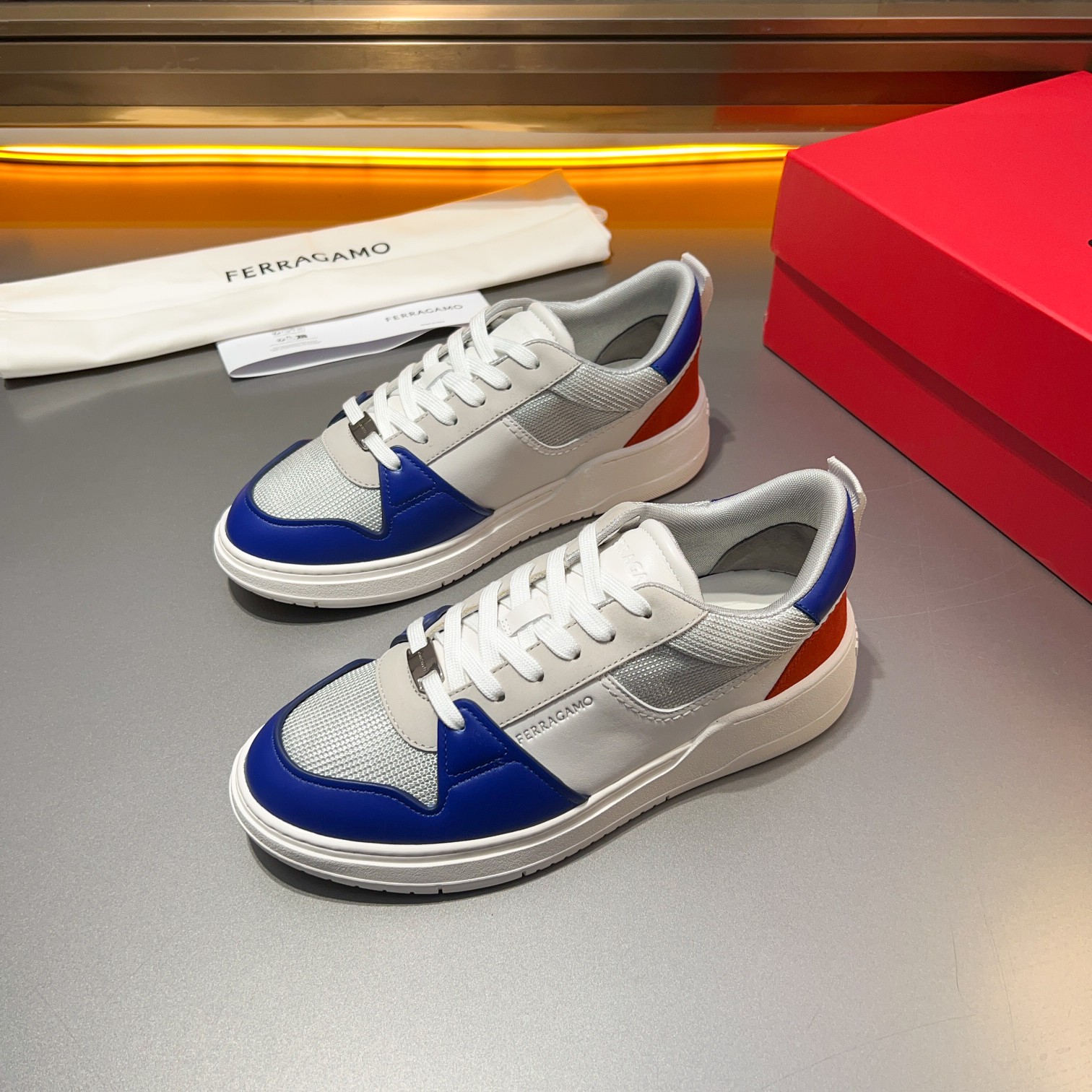 Dongguan goods La última actualización de Ferragamo, este mocasín de caña baja está confeccionado en