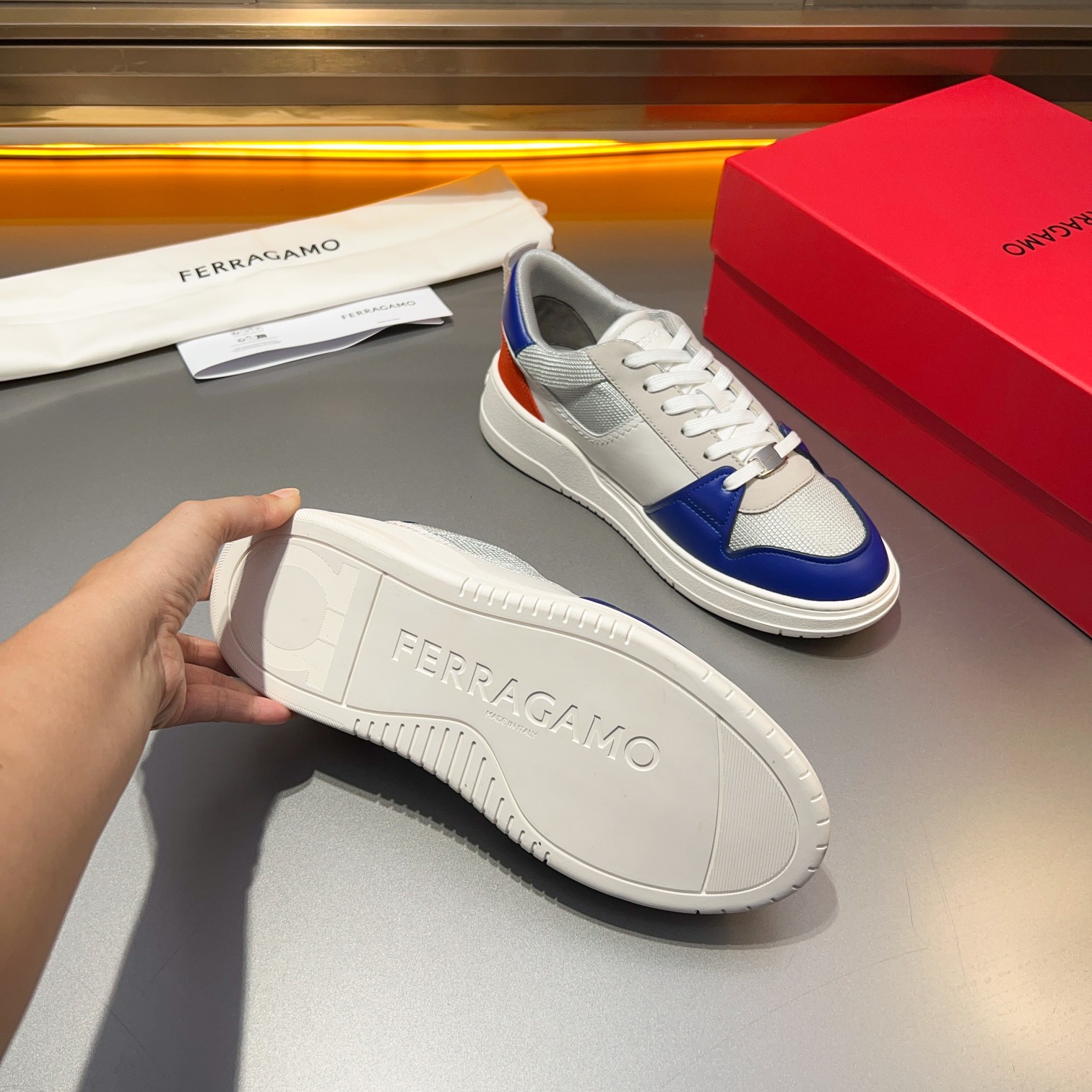 Dongguan goods La última actualización de Ferragamo, este mocasín de caña baja está confeccionado en
