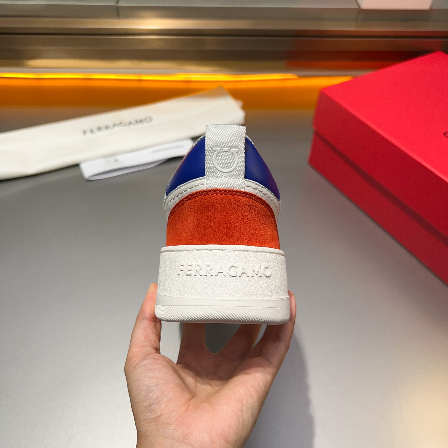 Dongguan goods La última actualización de Ferragamo, este mocasín de caña baja está confeccionado en